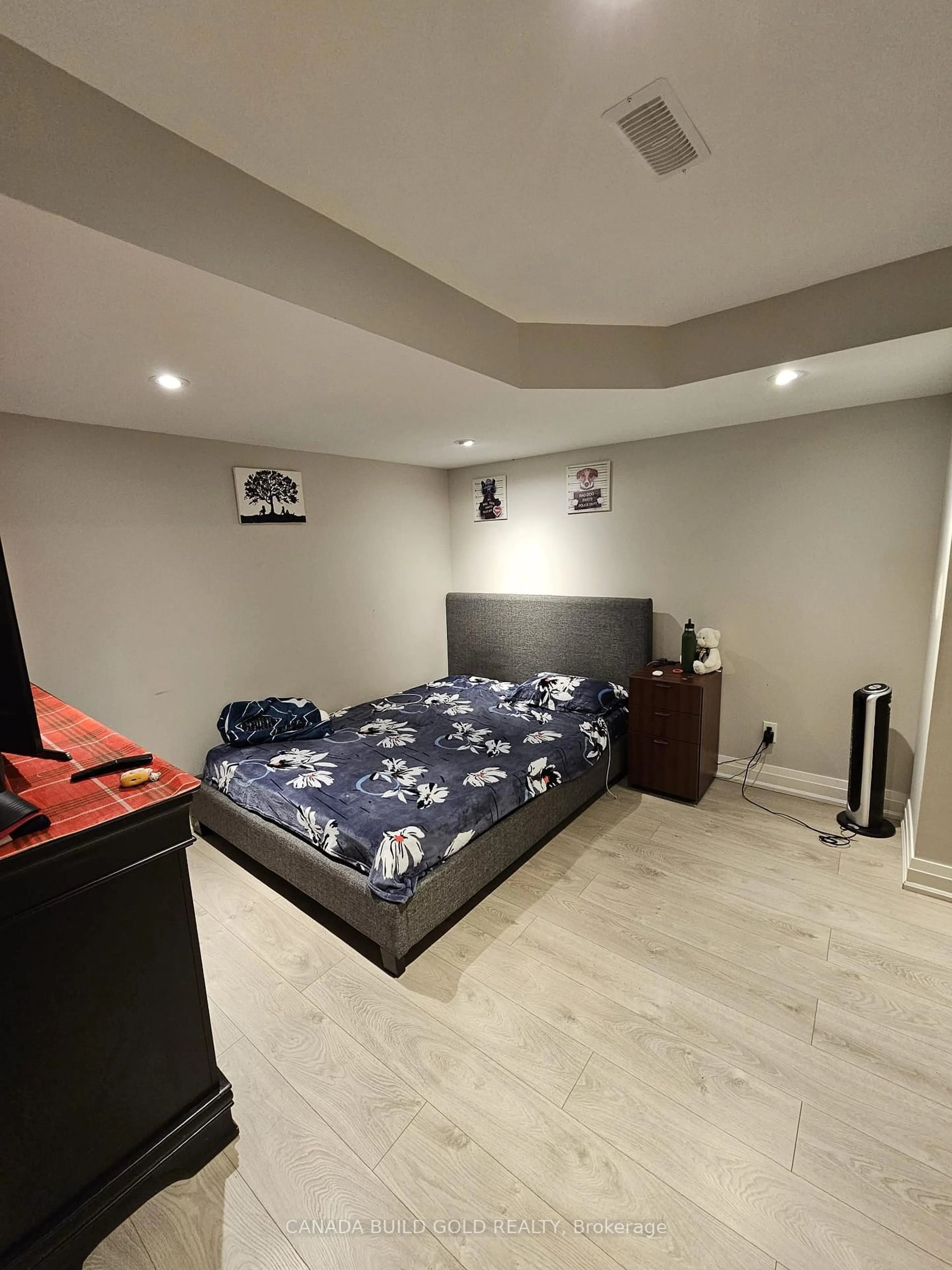 Bedroom with bed, unknown for 61 Yellowknife Rd, Brampton Ontario L6R 3X5