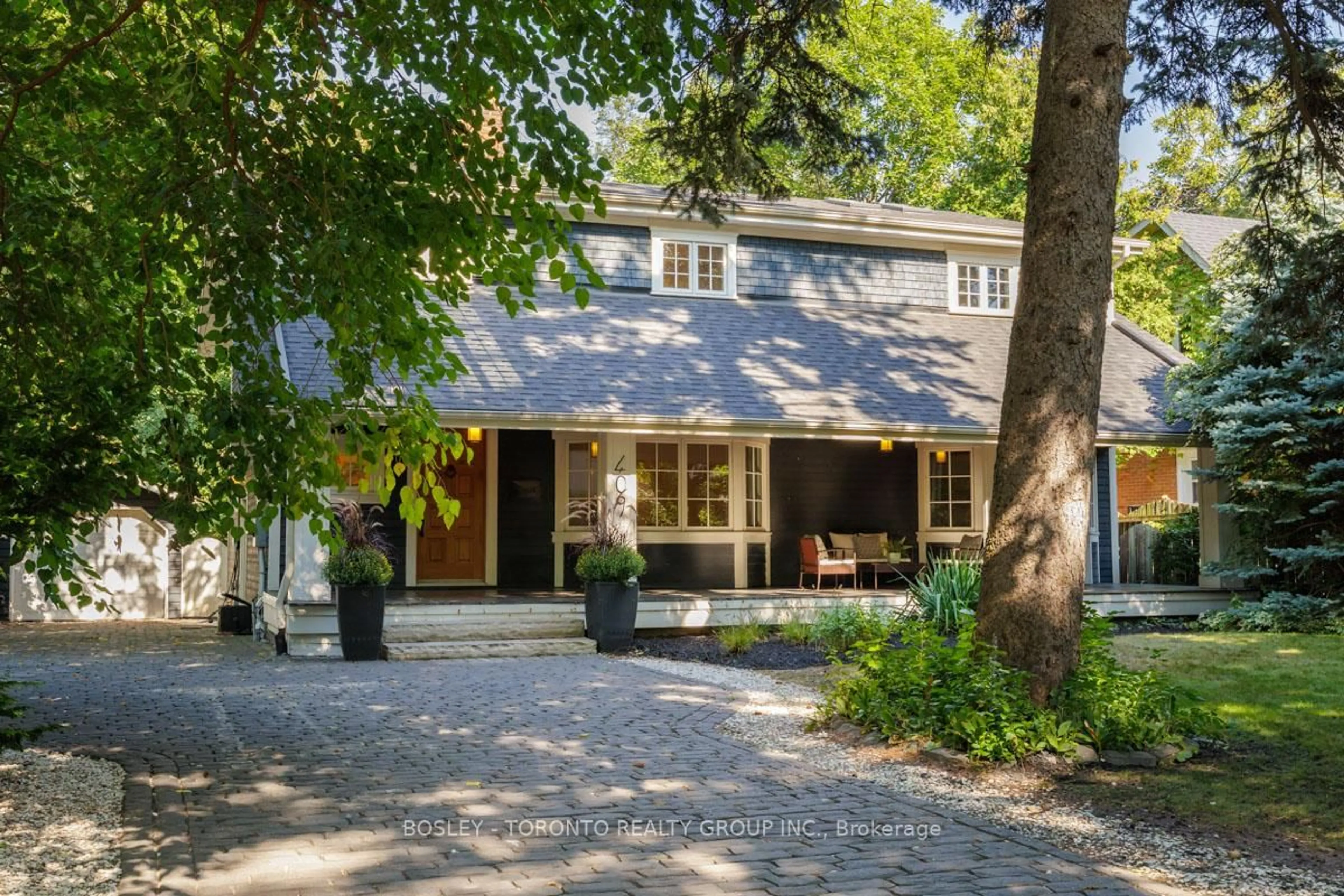 Home with brick exterior material, street for 409 Reynolds St, Oakville Ontario L6J 3M3