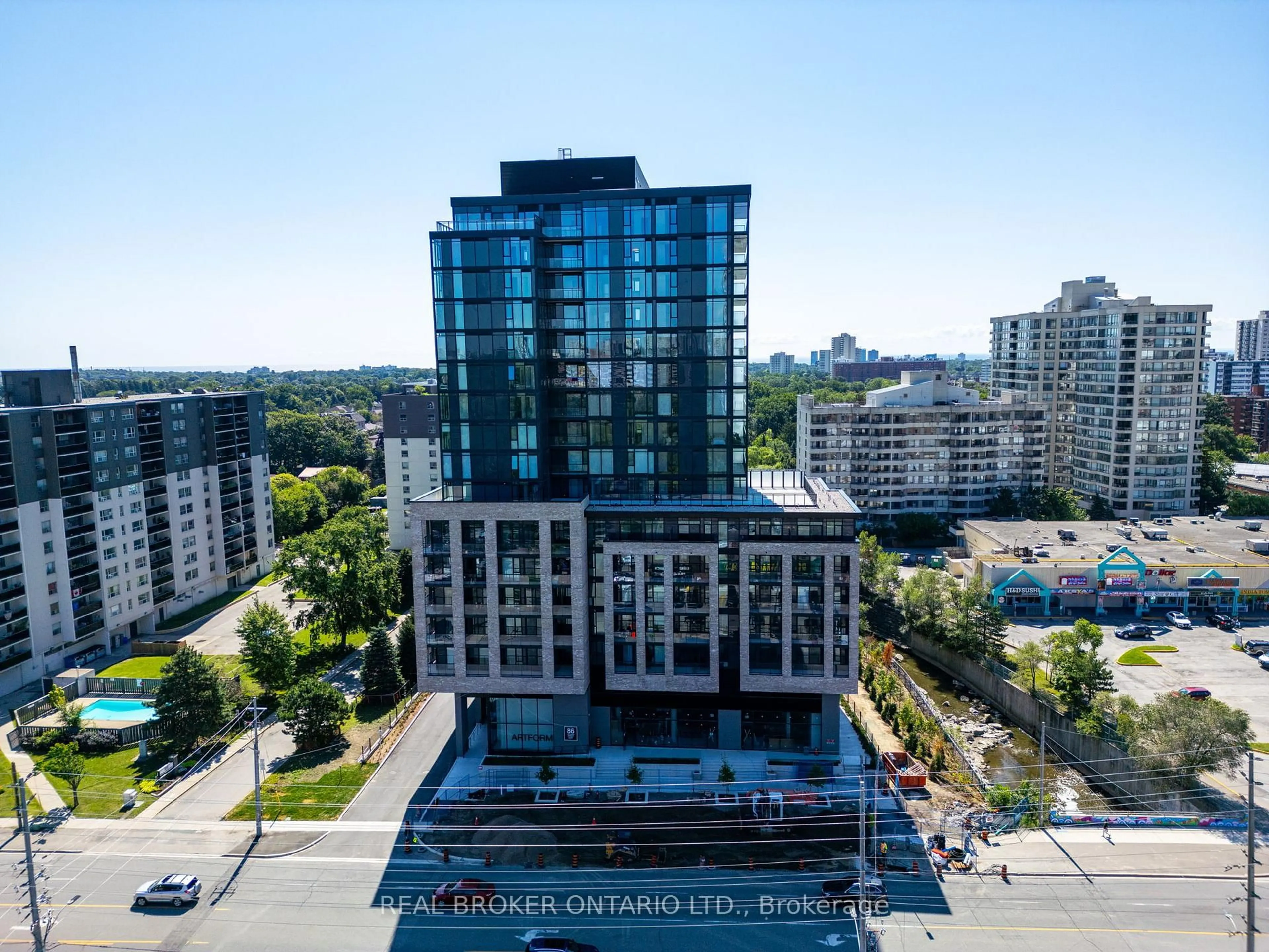 A pic from outside/outdoor area/front of a property/back of a property/a pic from drone, city buildings view from balcony for 86 Dundas St #1602, Mississauga Ontario L5A 0B1