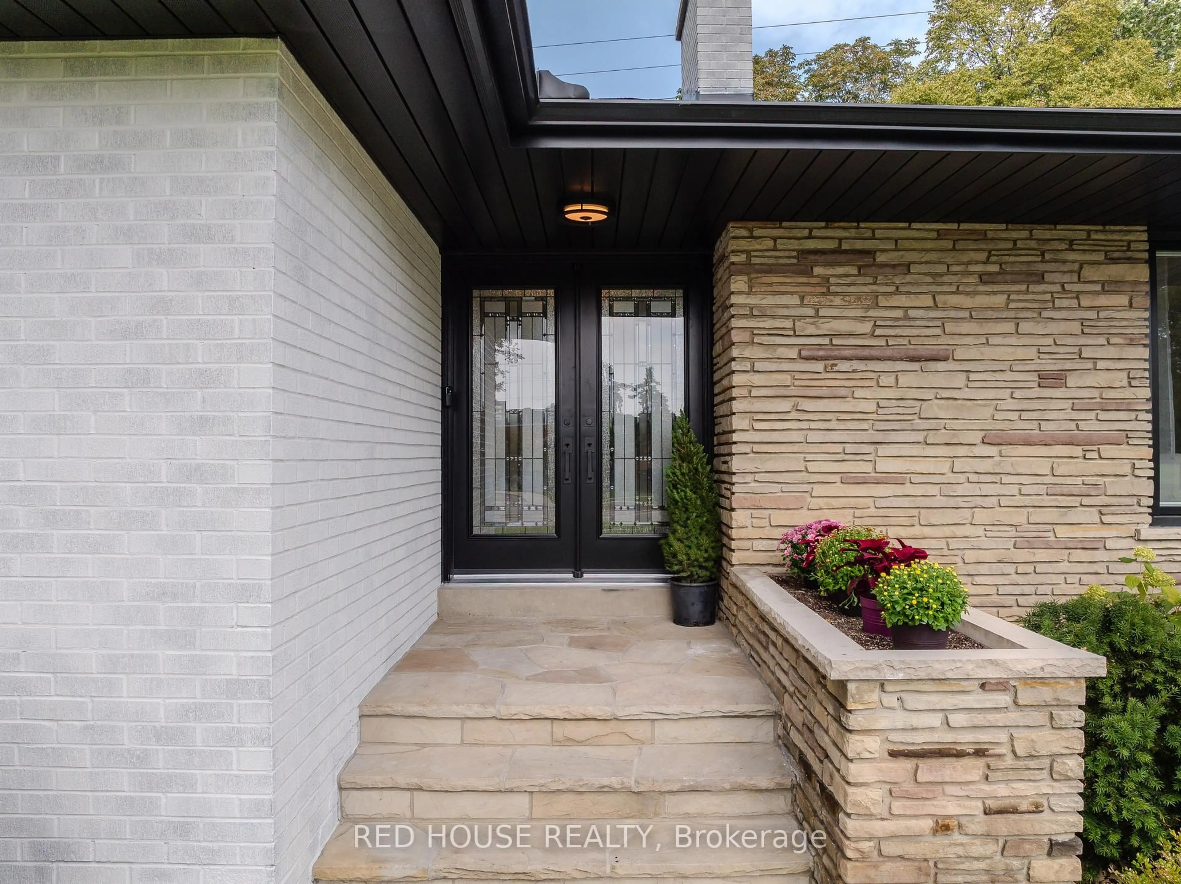 Home with brick exterior material, street for 1253 Melton Dr, Mississauga Ontario L4Y 1L6