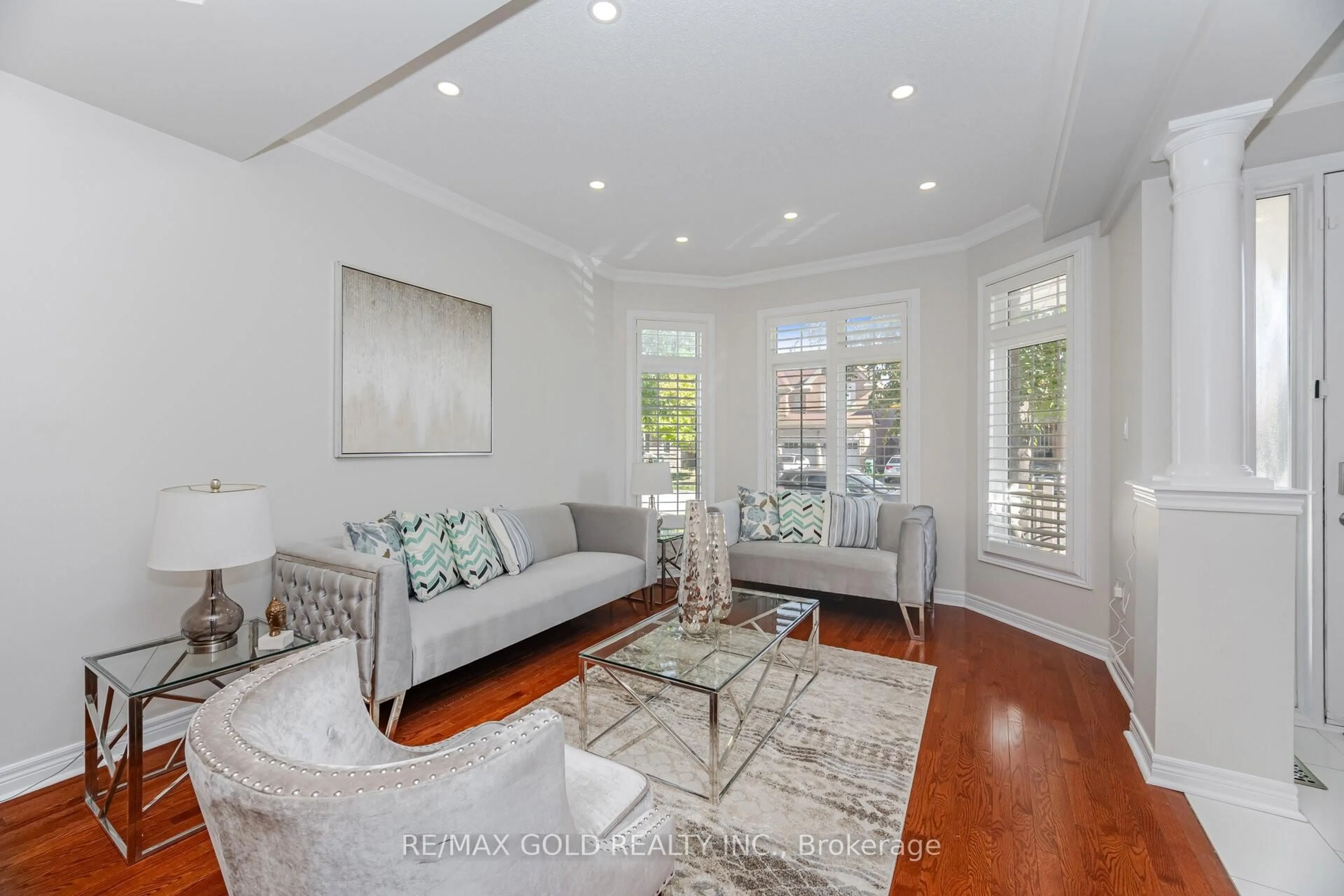 Living room with furniture, unknown for 26 Freshmeadow St, Brampton Ontario L6P 2H5