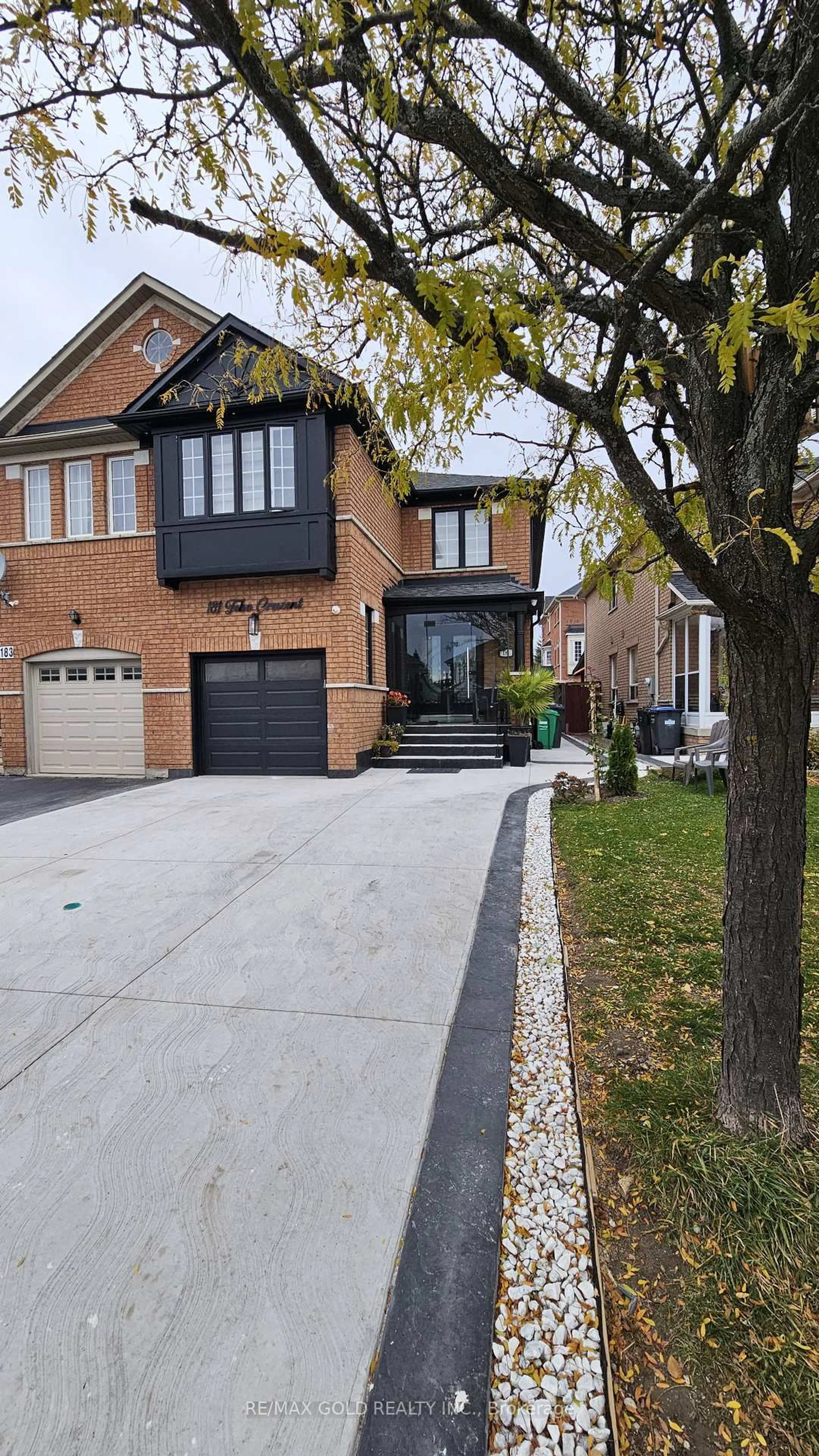 Home with brick exterior material, street for 181 Toba Cres, Brampton Ontario L6Z 4W3