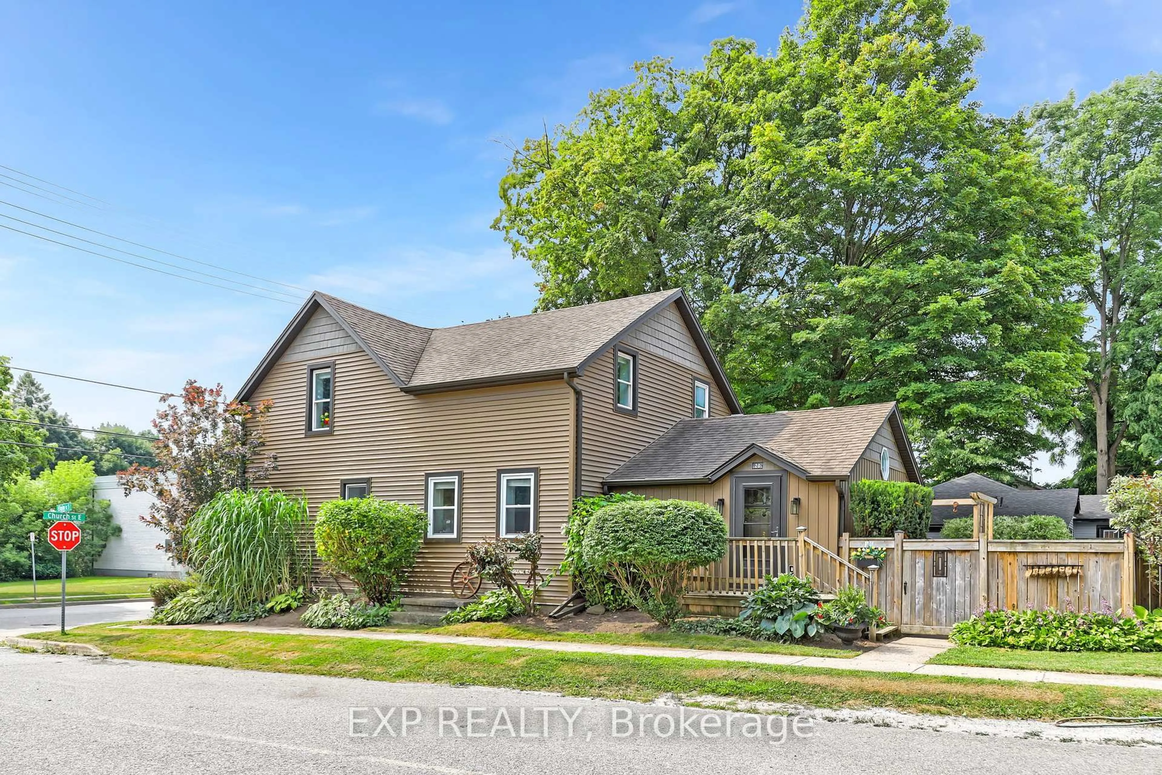 Home with brick exterior material, street for 20 Elgin St, Halton Hills Ontario L7J 2B3