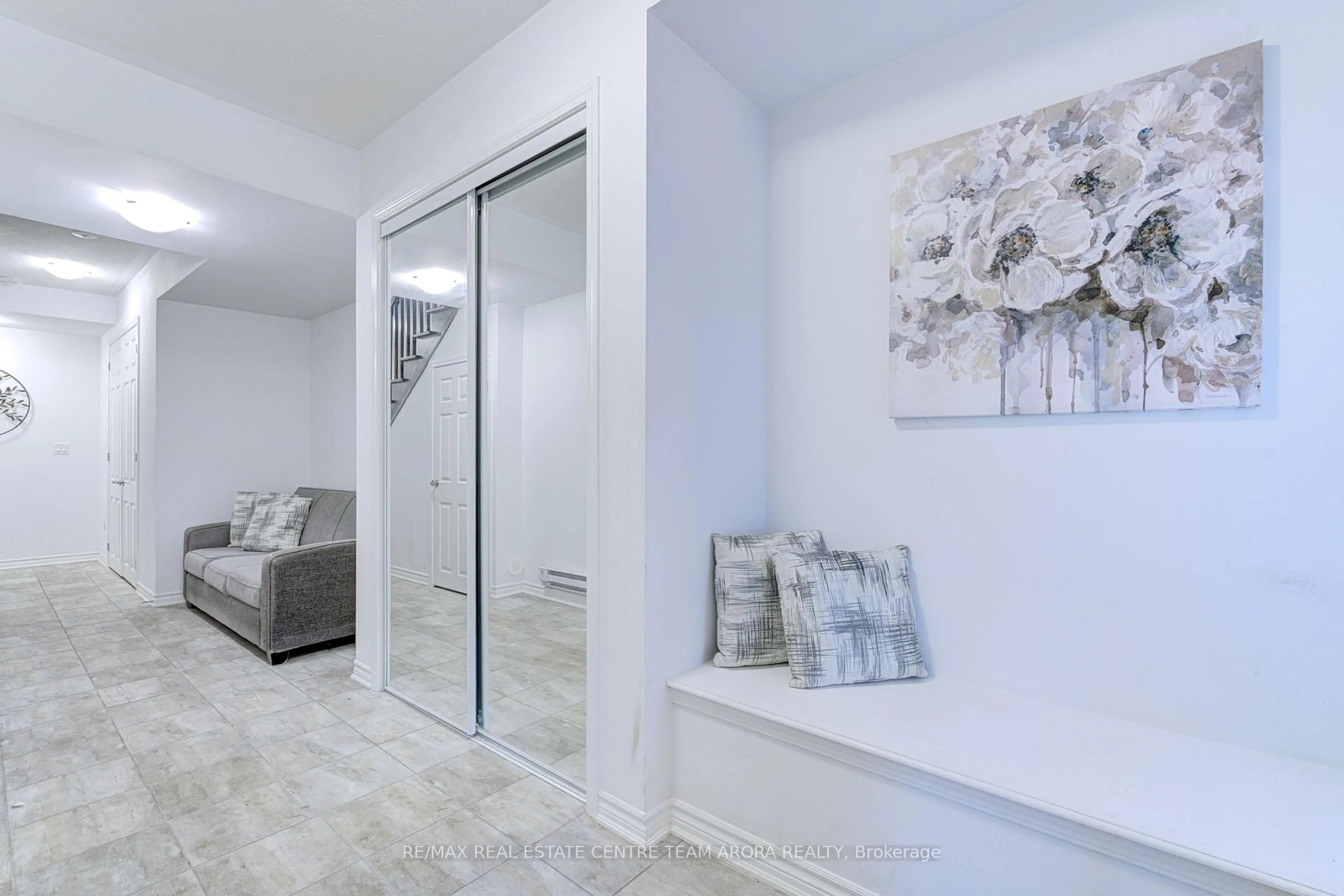 Indoor entryway for 13 Melmar St, Brampton Ontario L7A 5K3