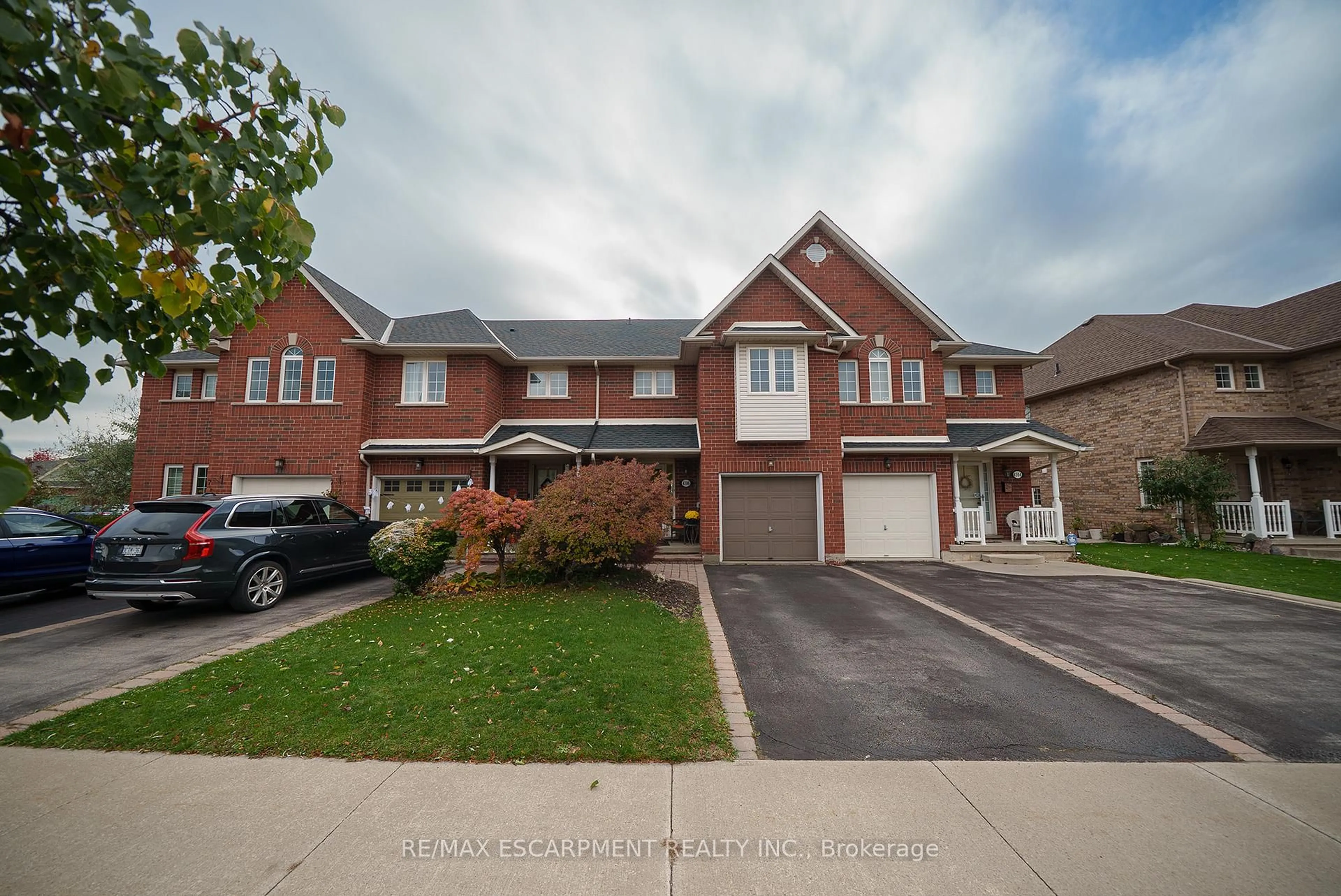 Home with brick exterior material, street for 4106 Kryzan Dr, Burlington Ontario L7M 4Z5