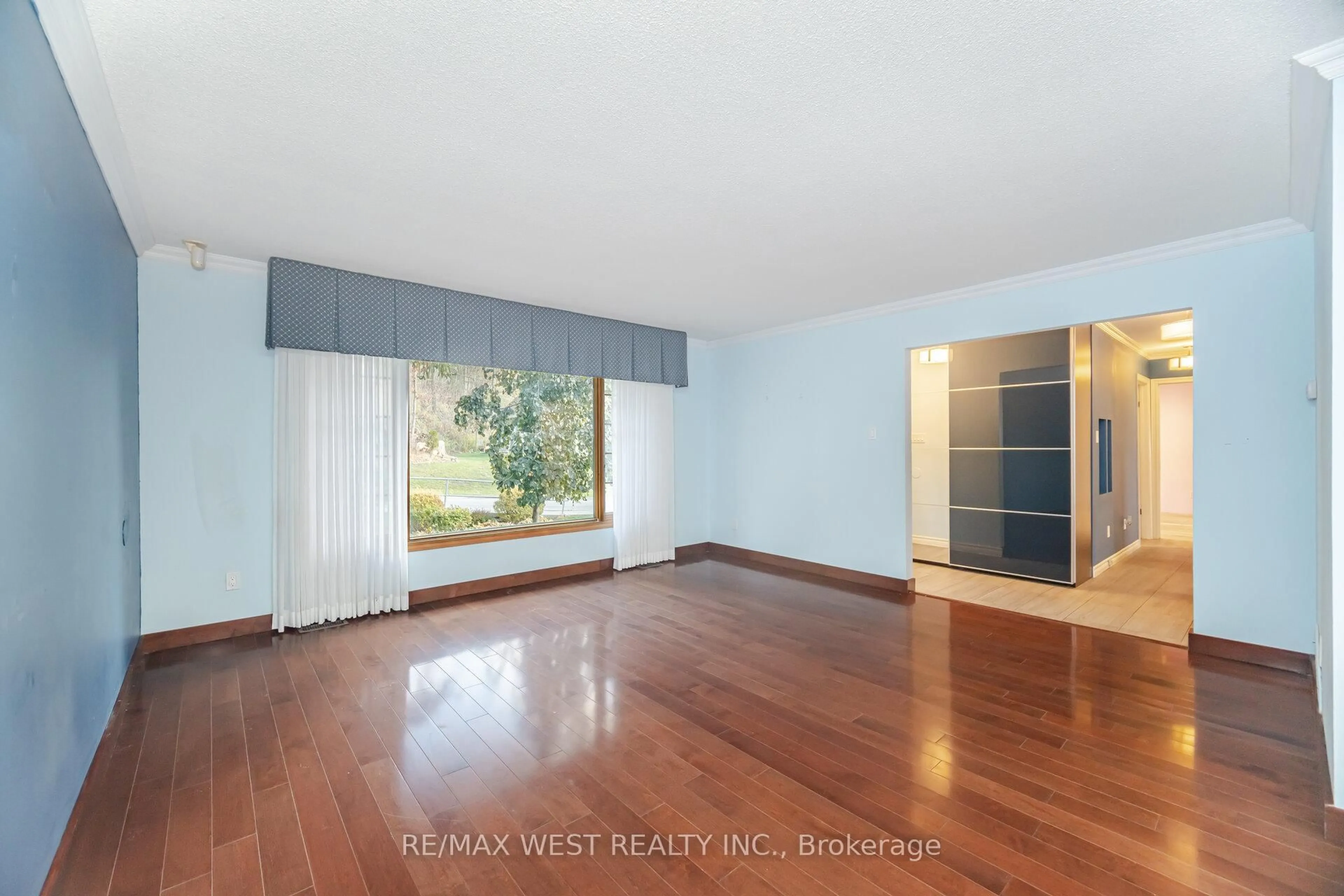 A pic of a room for 47 Elizabeth St, Caledon Ontario L7E 1A3