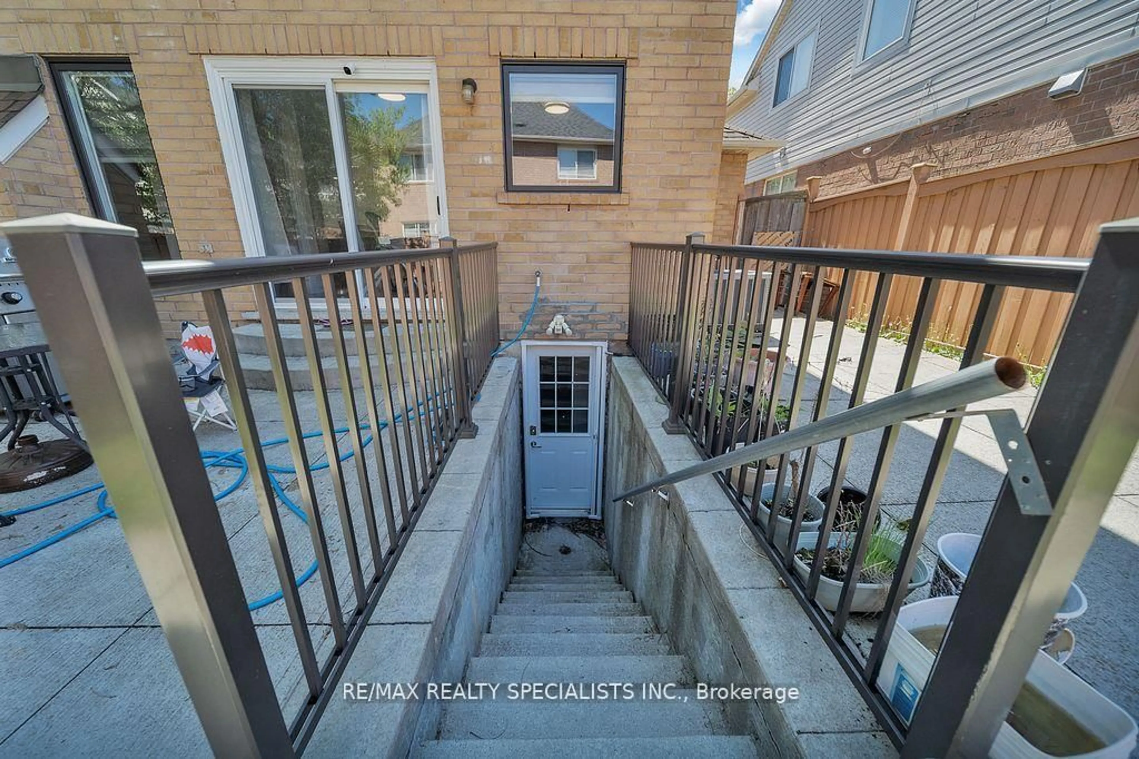 Unknown for 22 Clayborne Ave, Brampton Ontario L7A 1N8