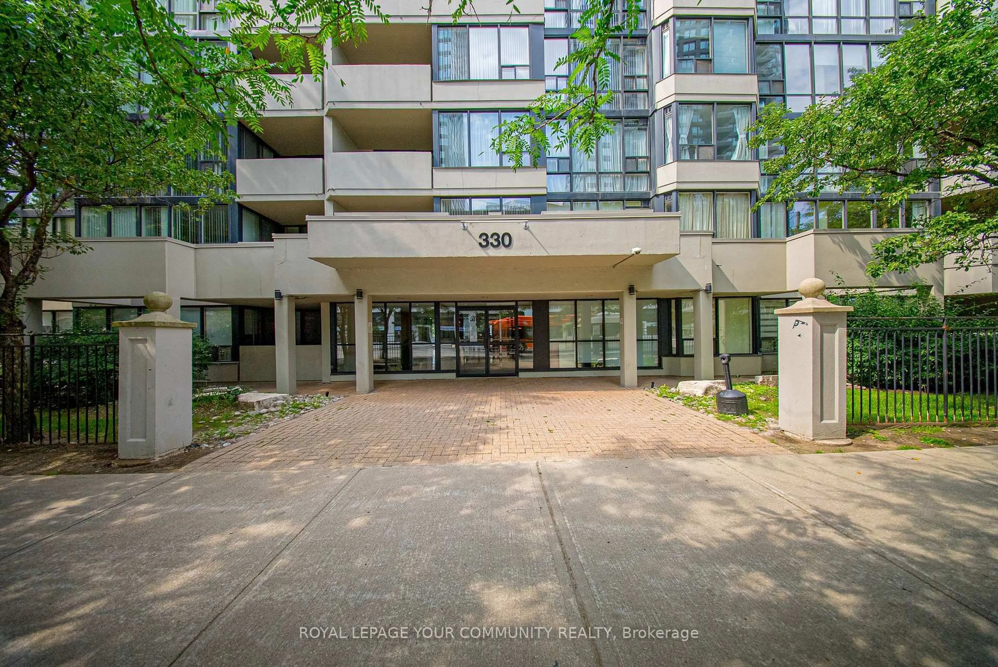 Indoor foyer for 330 Rathburn Rd #1404, Mississauga Ontario L5B 3Y1