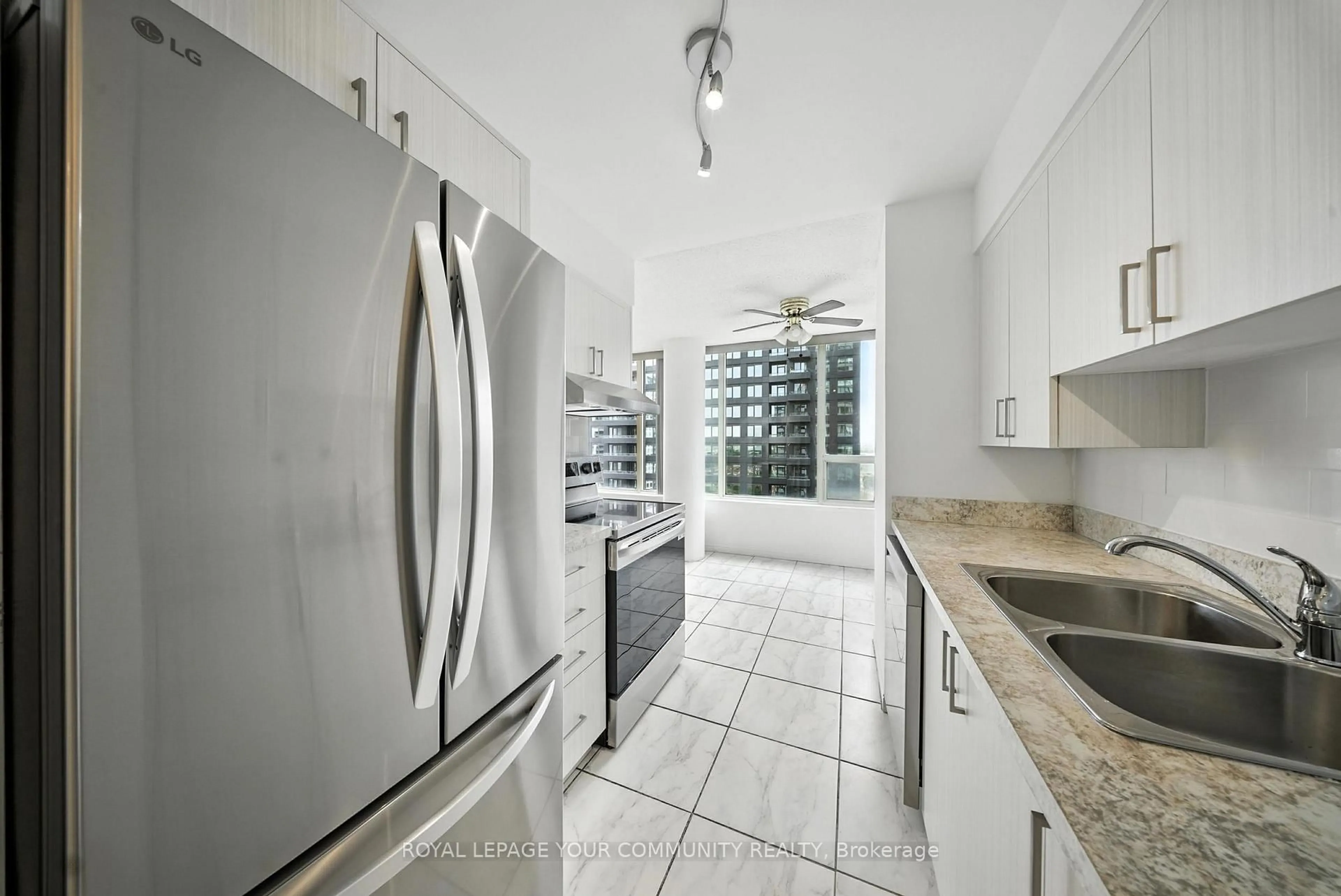 Standard kitchen, ceramic/tile floor for 330 Rathburn Rd #1404, Mississauga Ontario L5B 3Y1