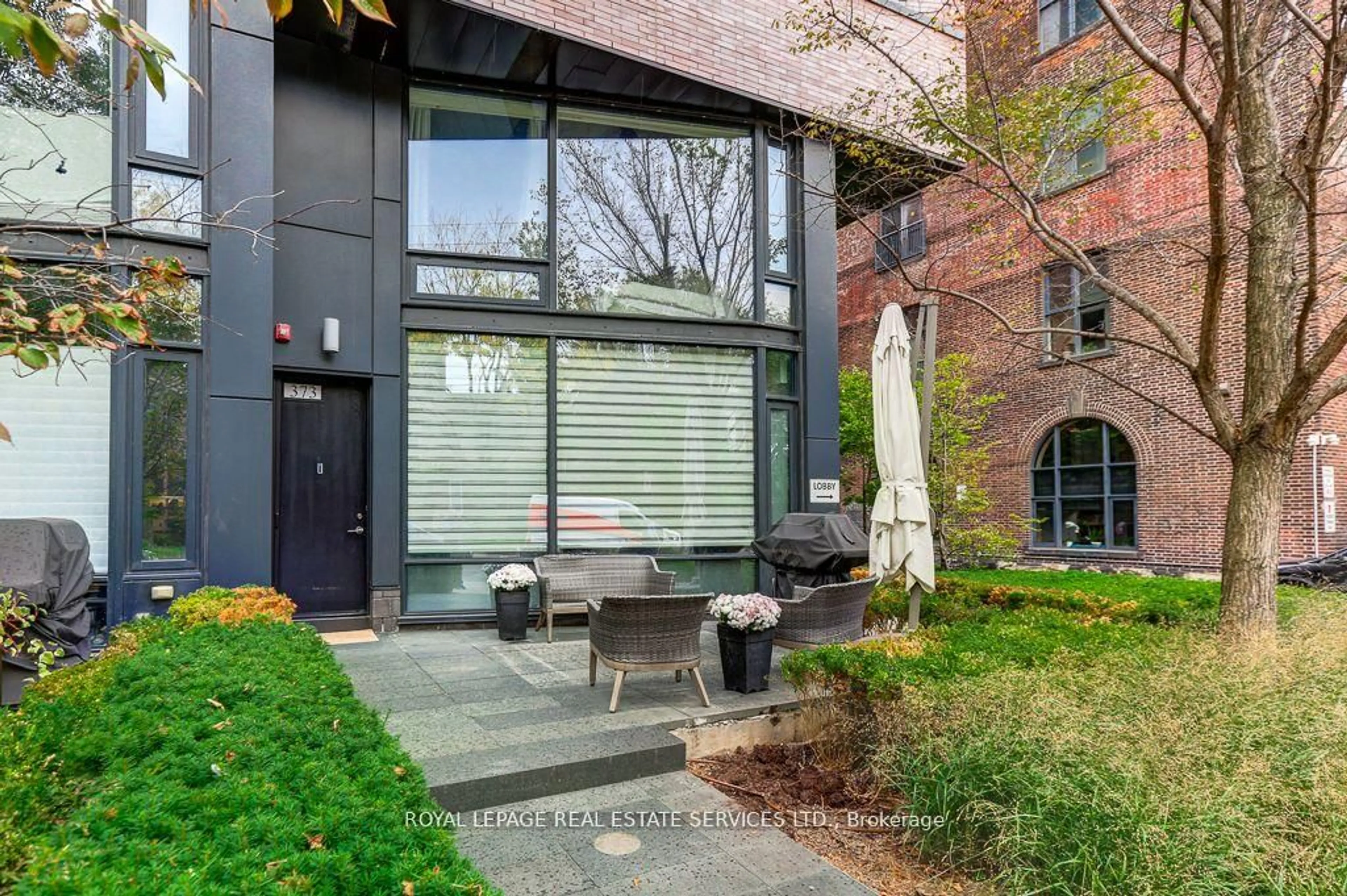 Unknown for 373 Sorauren Ave, Toronto Ontario M6R 0A4