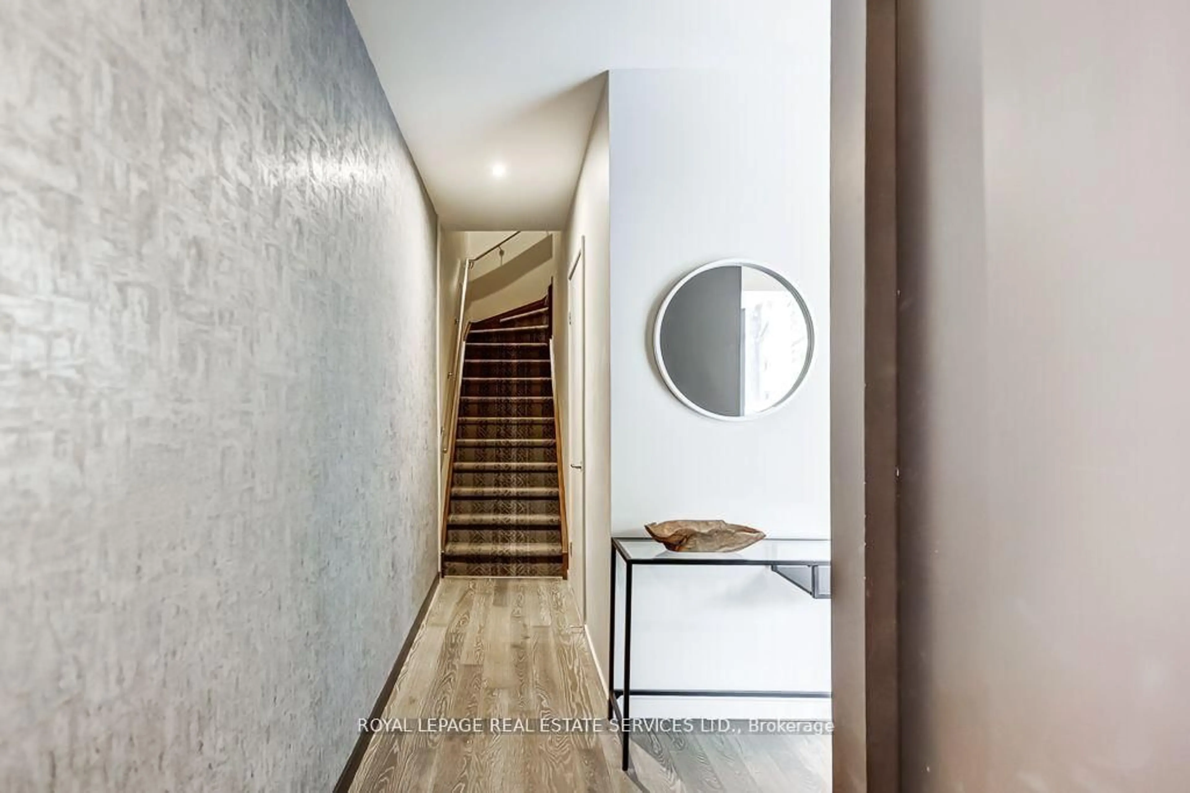 Unknown for 373 Sorauren Ave, Toronto Ontario M6R 0A4