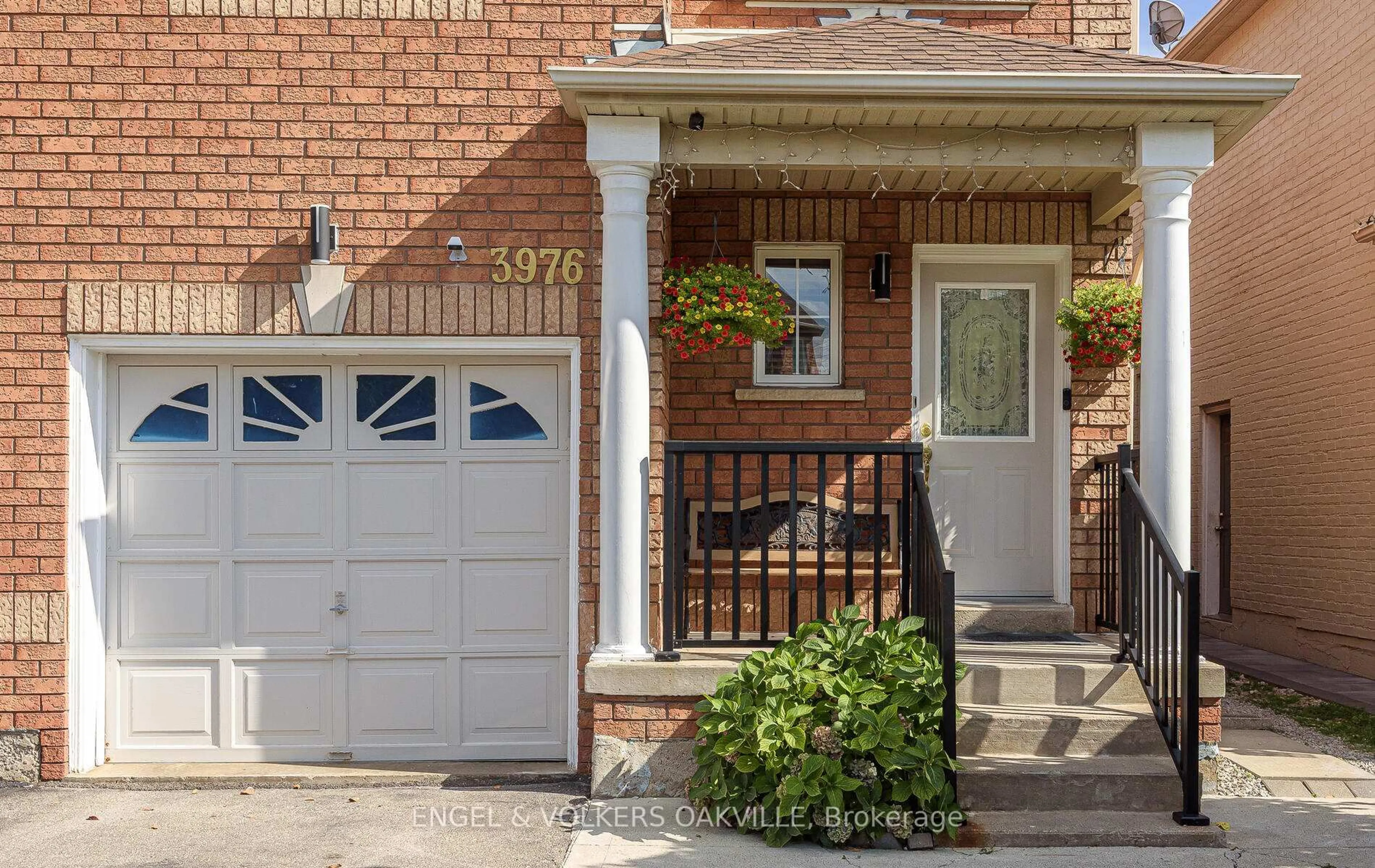 Home with brick exterior material, street for 3976 Freeman Terr, Mississauga Ontario L5M 6R1