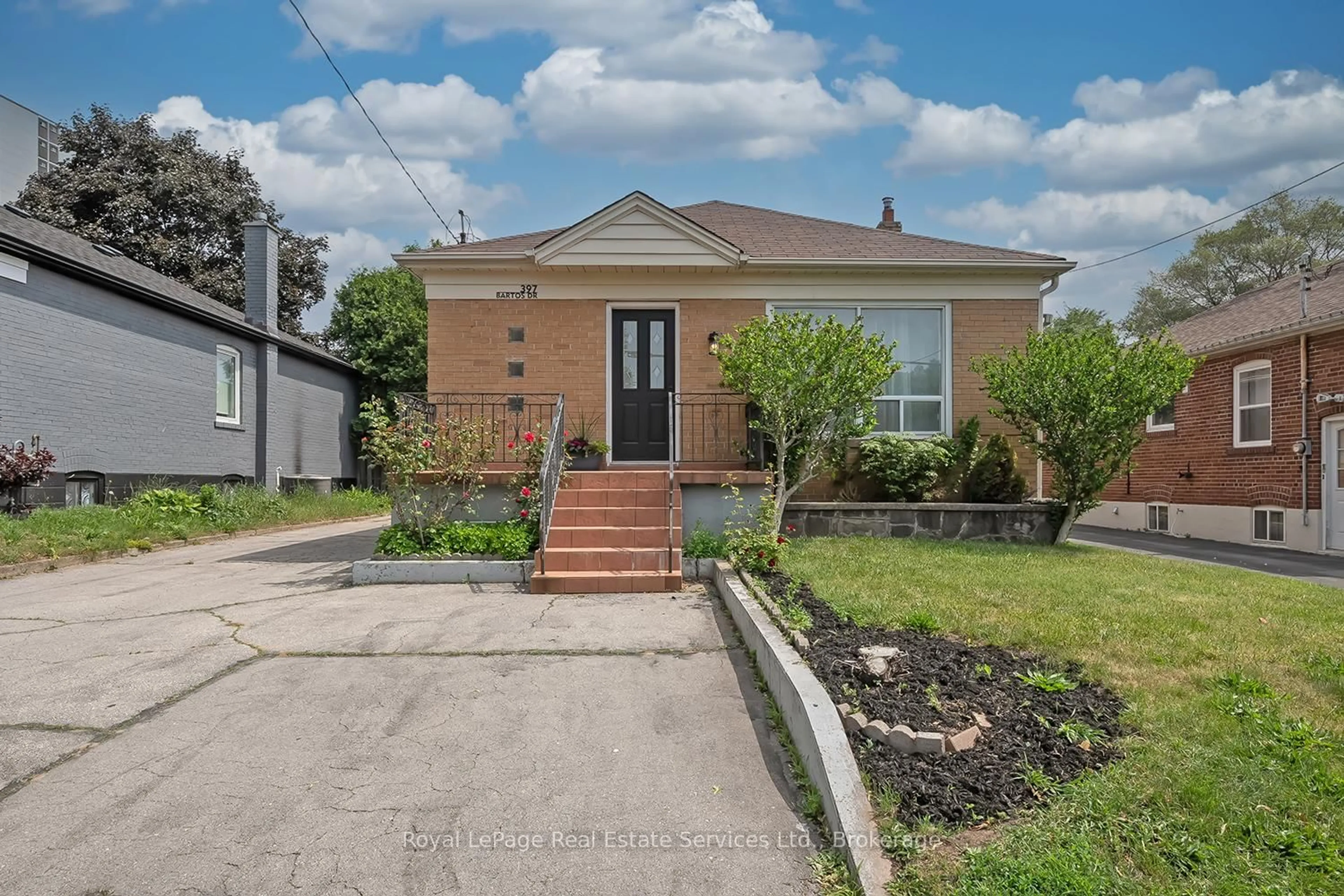 Home with vinyl exterior material, street for 397 Bartos Dr, Oakville Ontario L6K 3E5