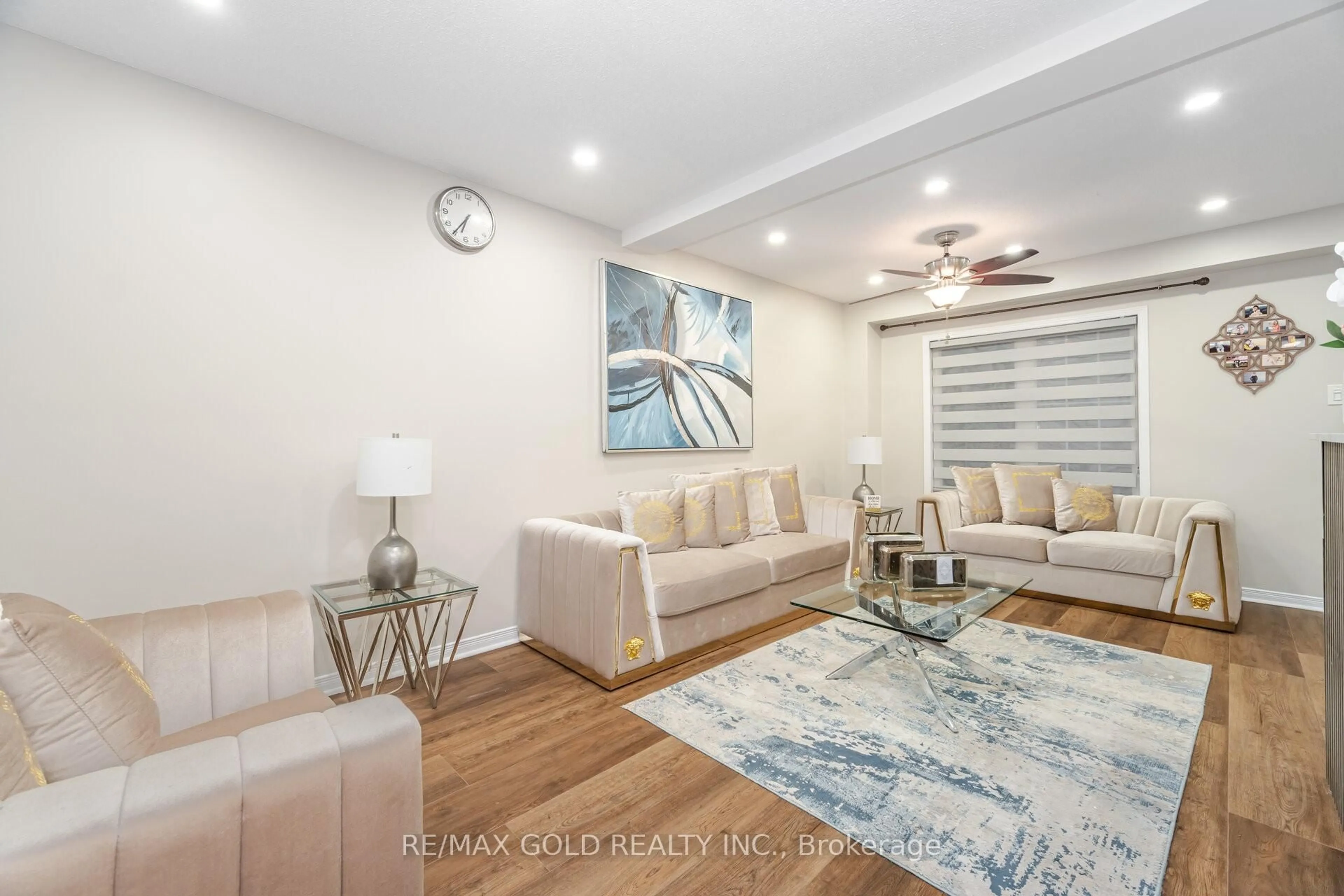 Living room with furniture, unknown for 72 Big Moe Cres, Brampton Ontario L6P 1J8