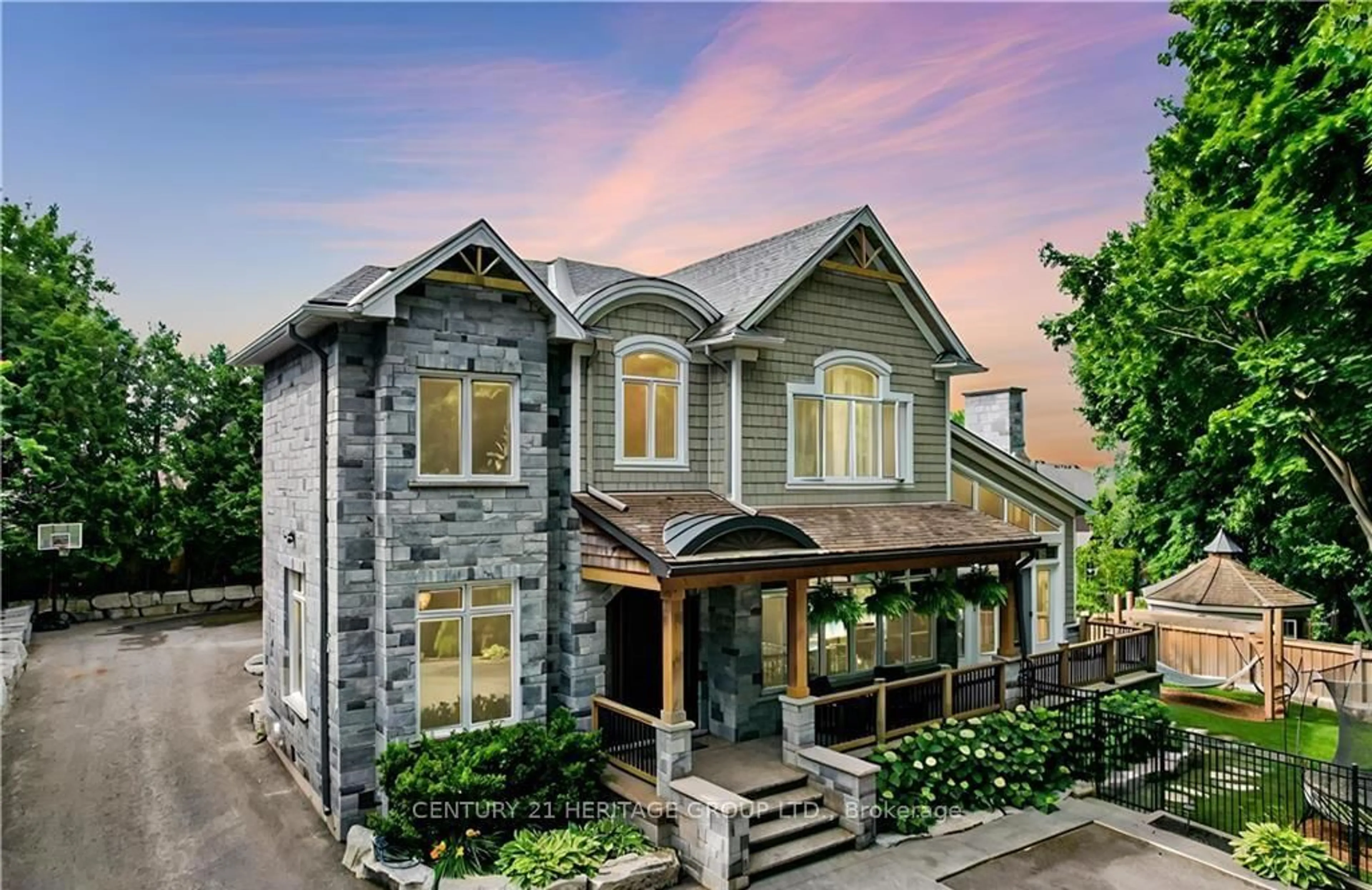 Home with brick exterior material, building for 298 Shoreview Rd, Burlington Ontario L7T 2N4