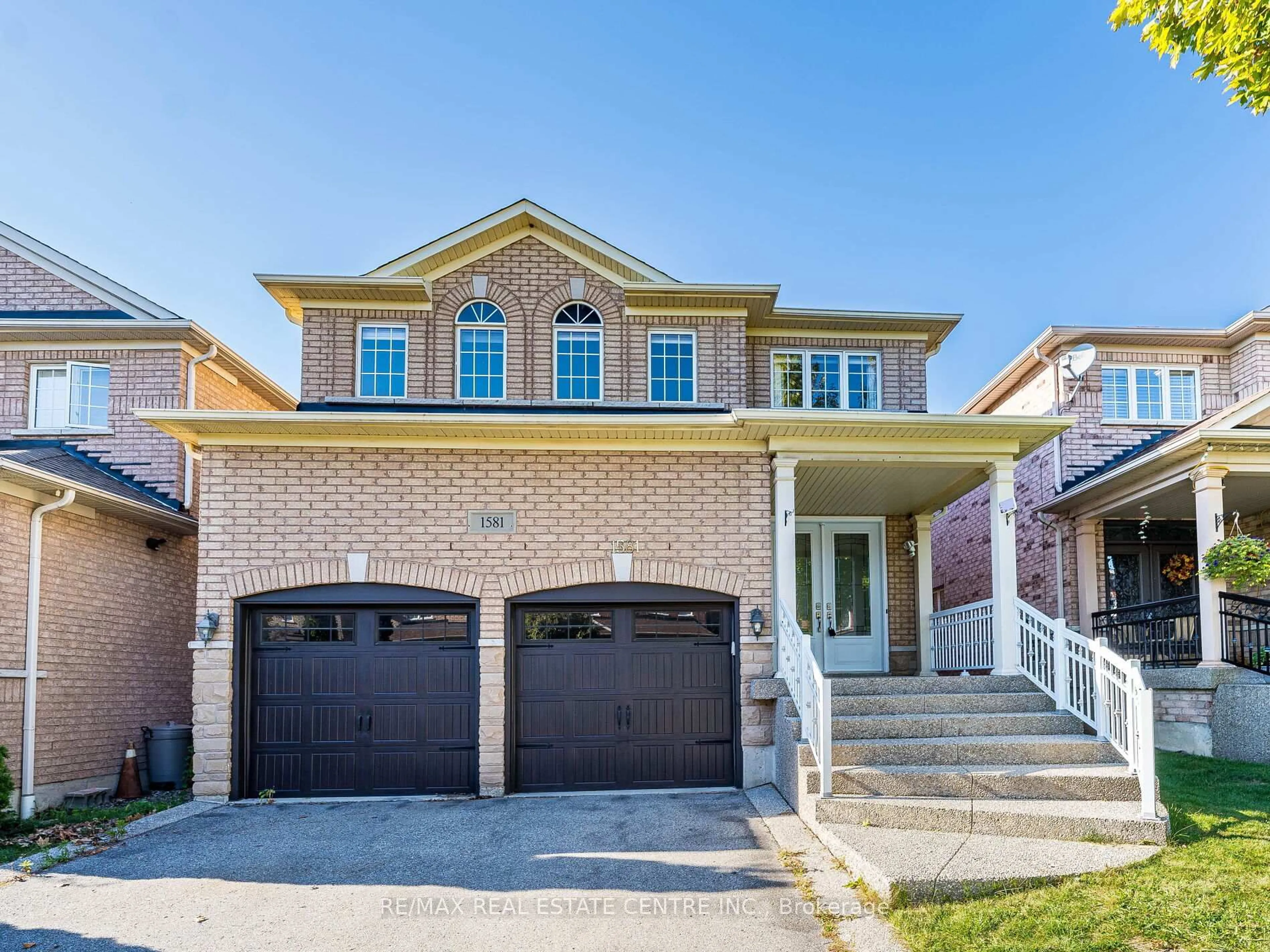 Home with brick exterior material, street for 1581 Portsmouth Pl, Mississauga Ontario L5M 7W2