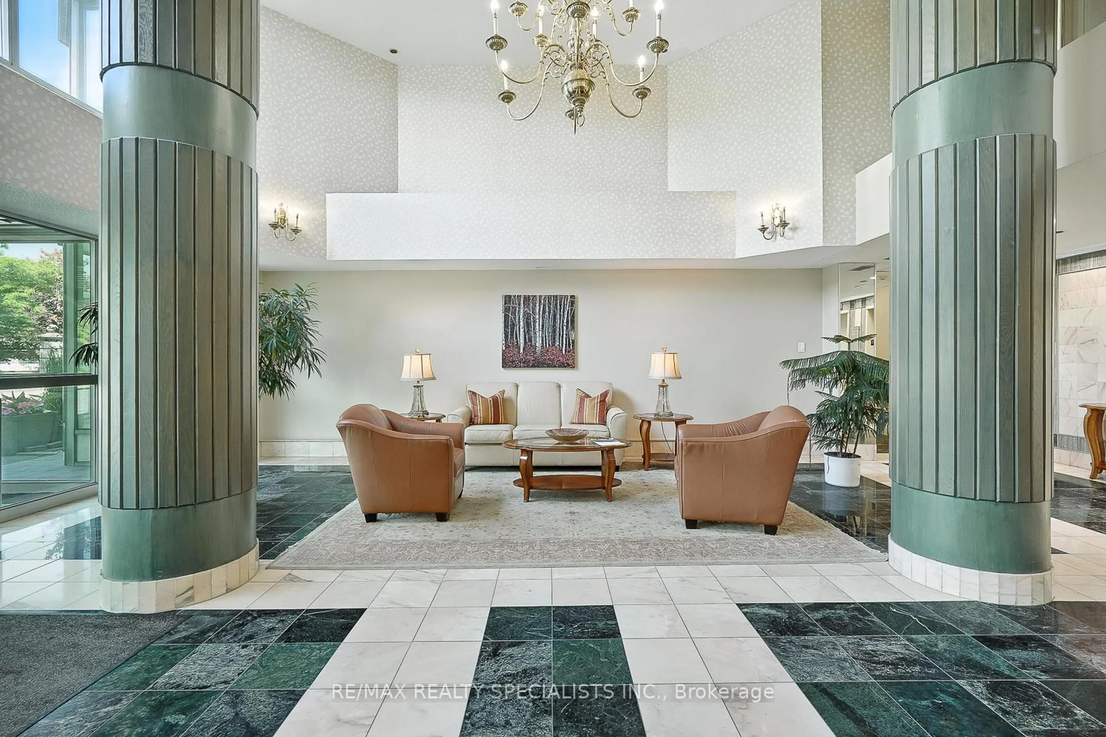 Lobby for 310 Mill St #1203, Brampton Ontario L6Y 3B1