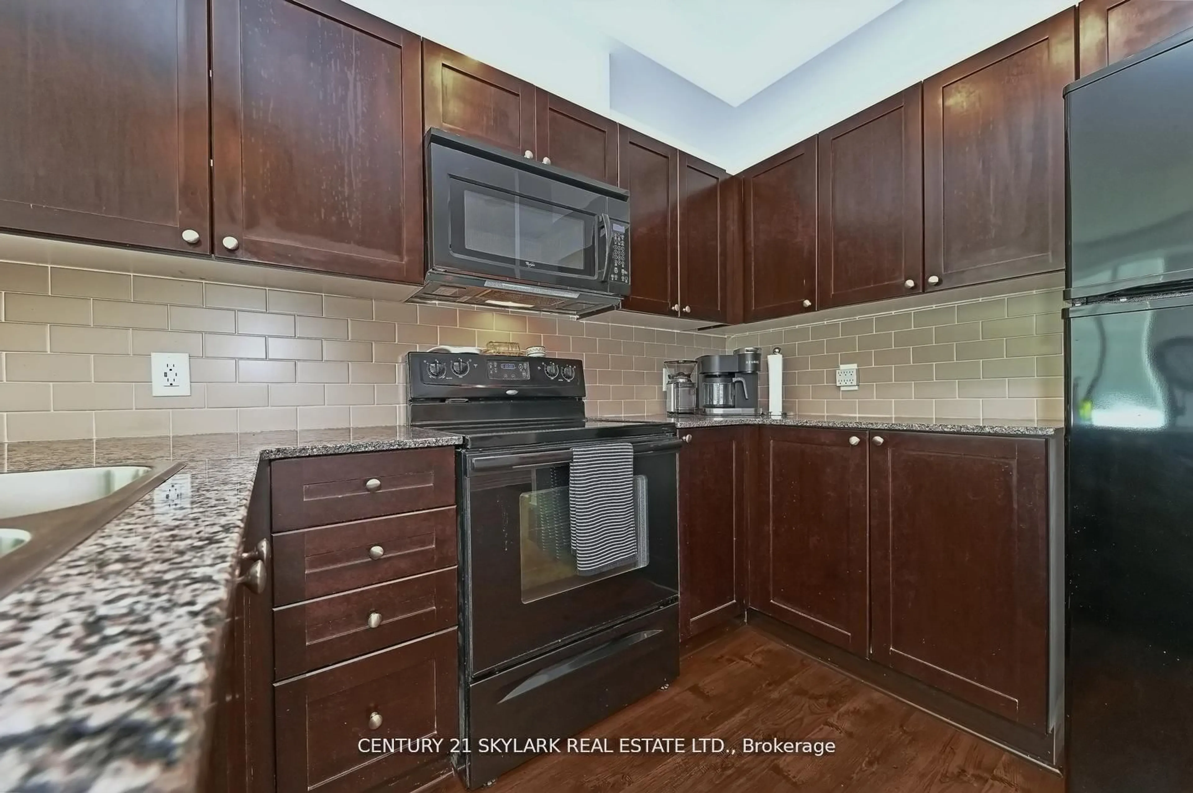 Standard kitchen, unknown for 3525 kariya Dr #2902, Mississauga Ontario L5B 0C2