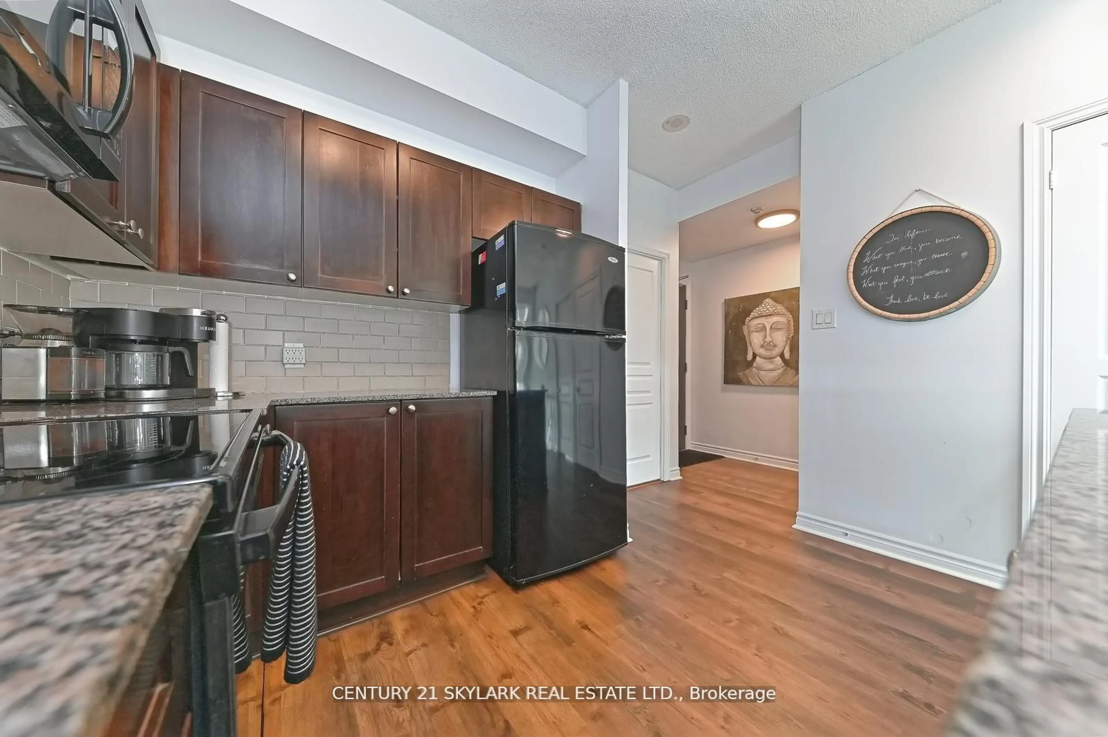 Standard kitchen, unknown for 3525 kariya Dr #2902, Mississauga Ontario L5B 0C2