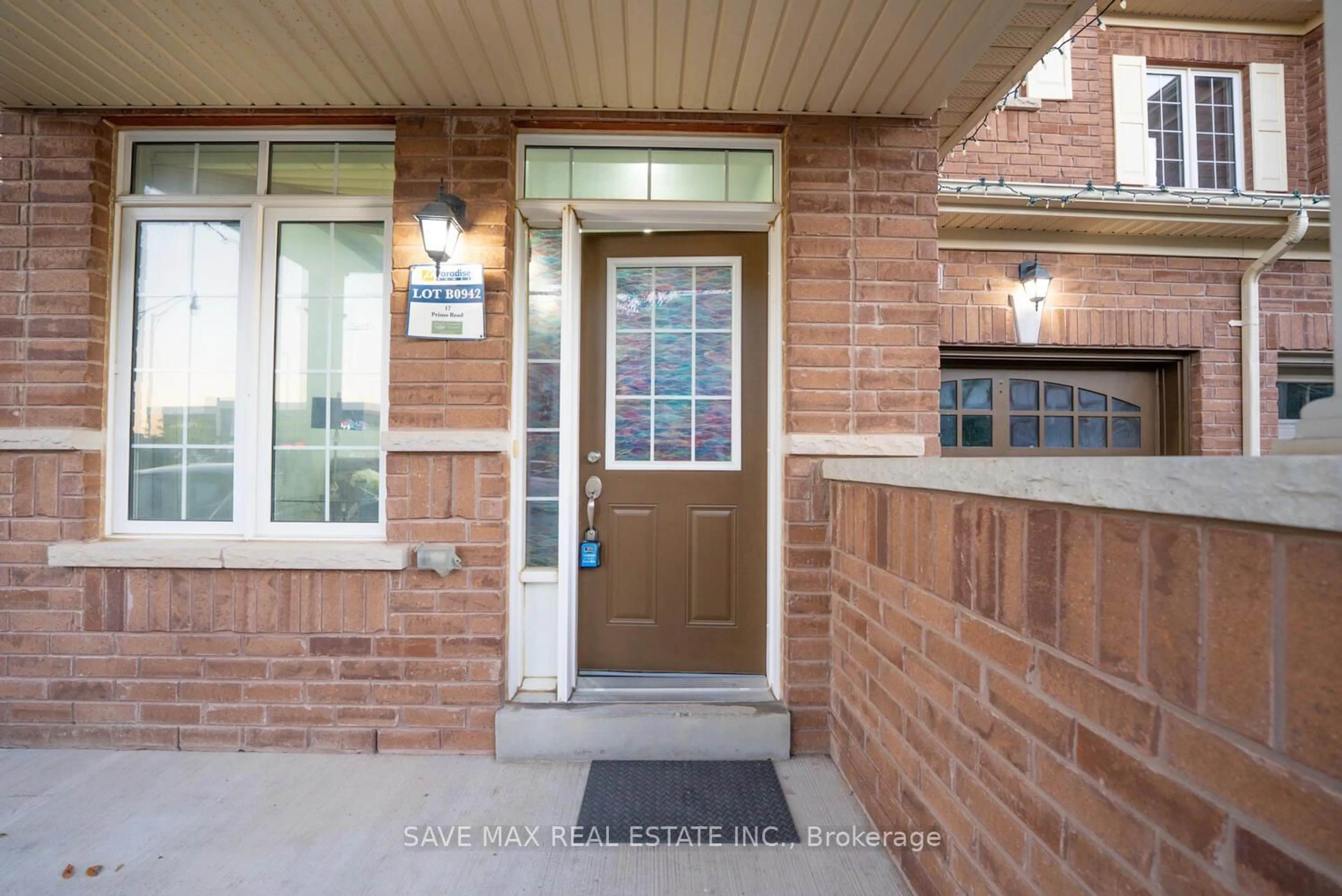 Indoor entryway for 17 Primo Rd, Brampton Ontario L7A 0Z9