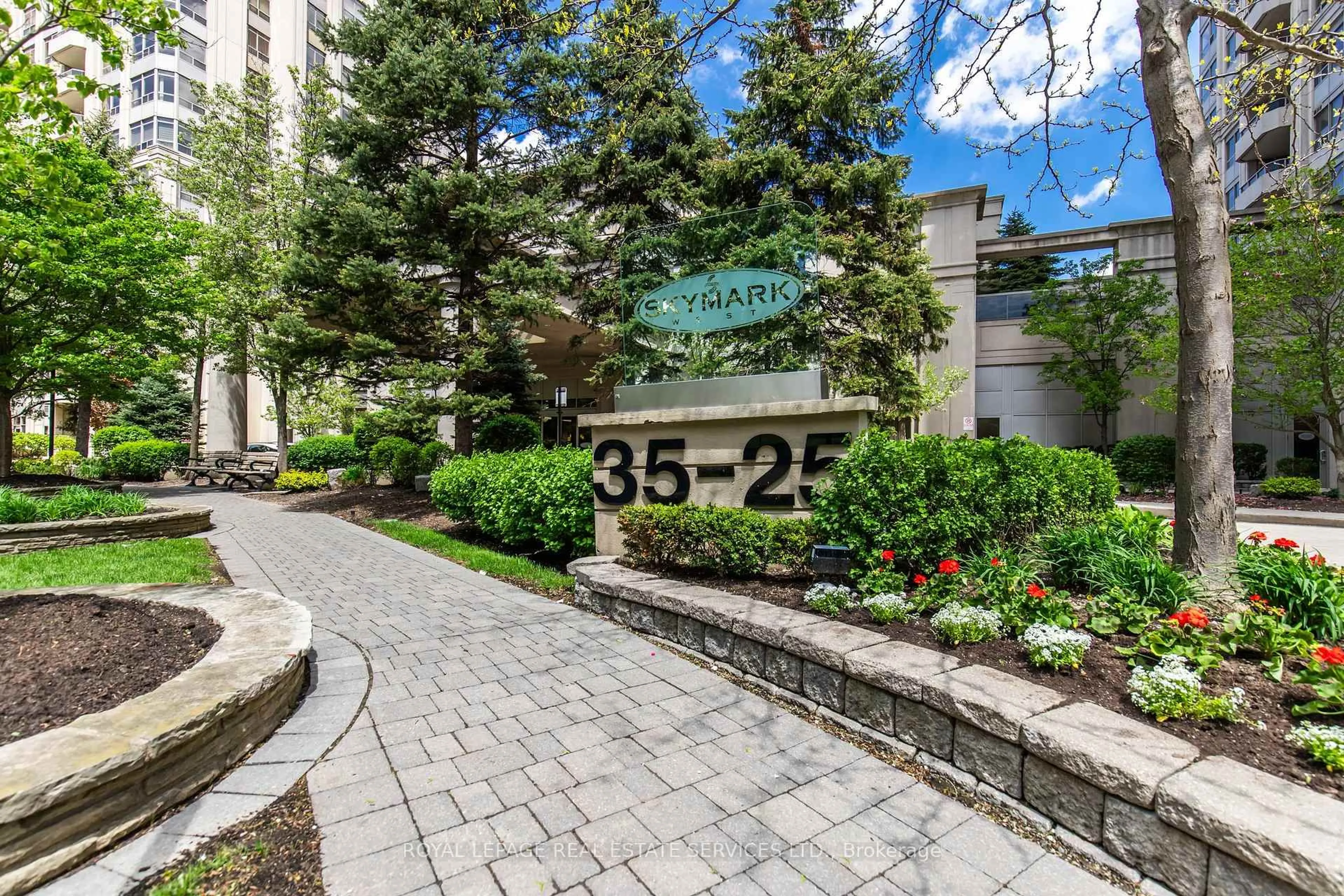 Unknown for 25 Kingsbridge Garden Circ #418, Mississauga Ontario L5R 4B1