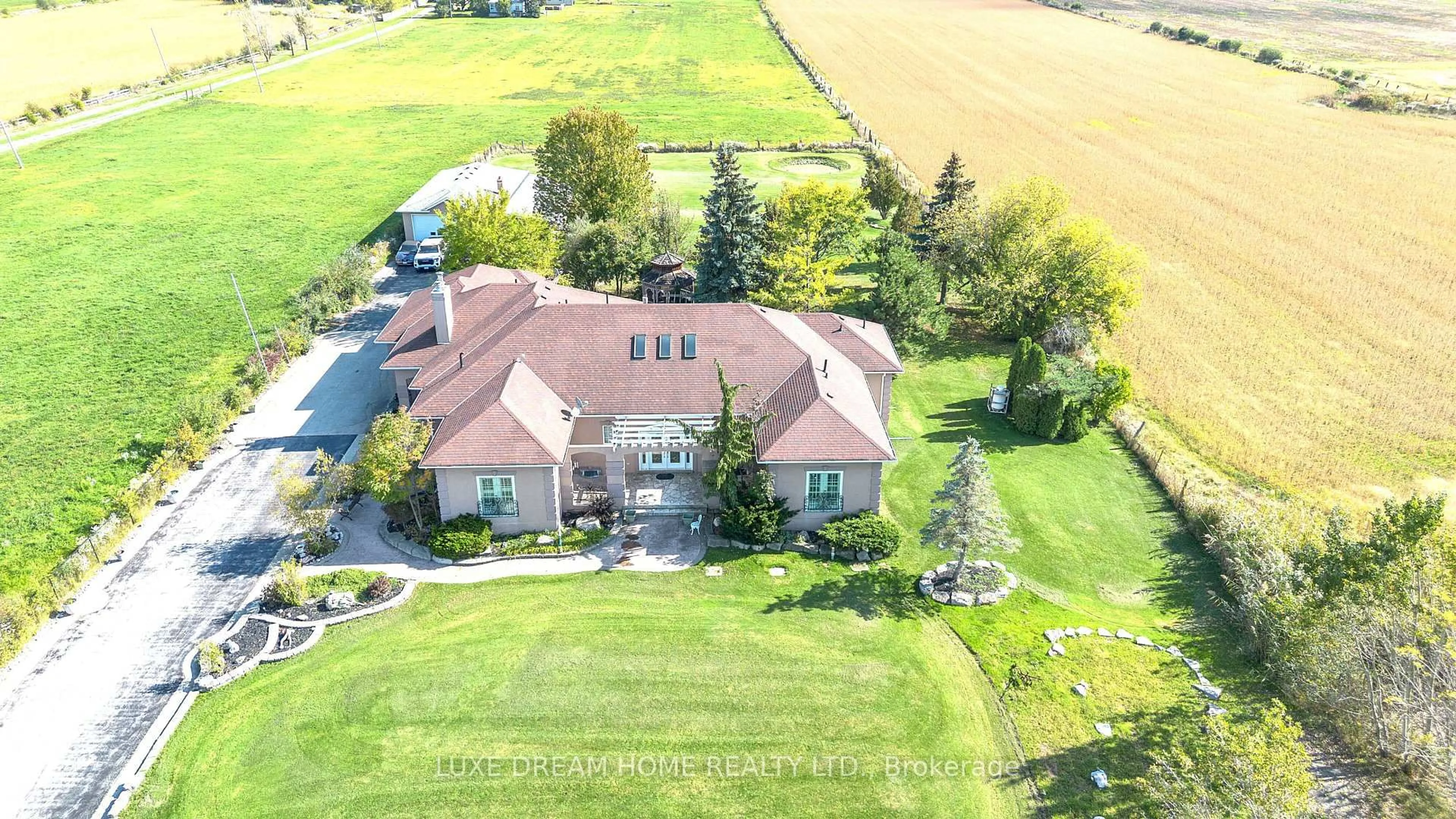 A pic from outside/outdoor area/front of a property/back of a property/a pic from drone, unknown for 3006 Lower Base Line, Milton Ontario L9T 2X5
