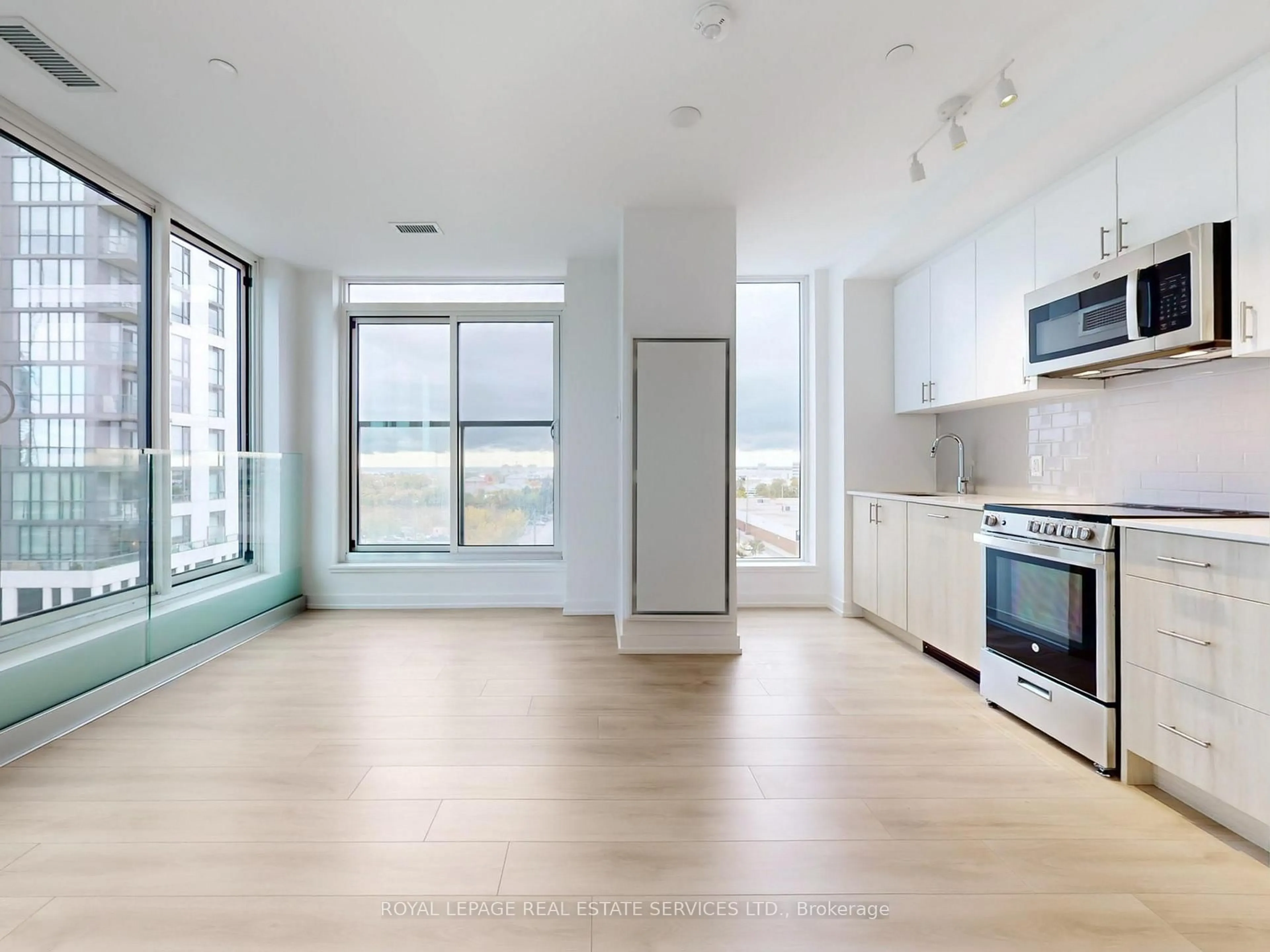 A pic of a room for 1195 The Queensway #614, Toronto Ontario M8Z 0H1