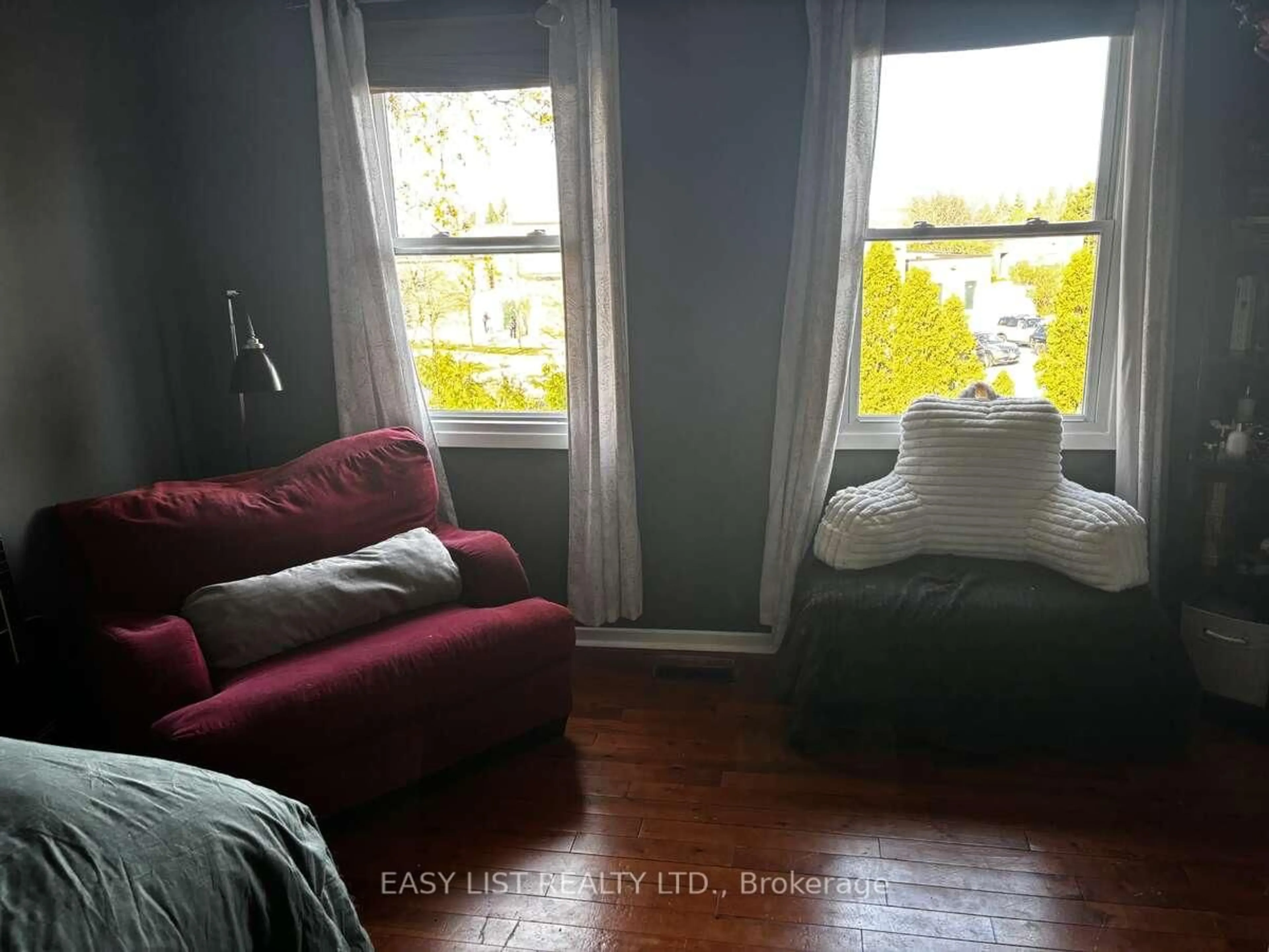 A pic of a room for 6942 Barrisdale Dr, Mississauga Ontario L5N 2H4