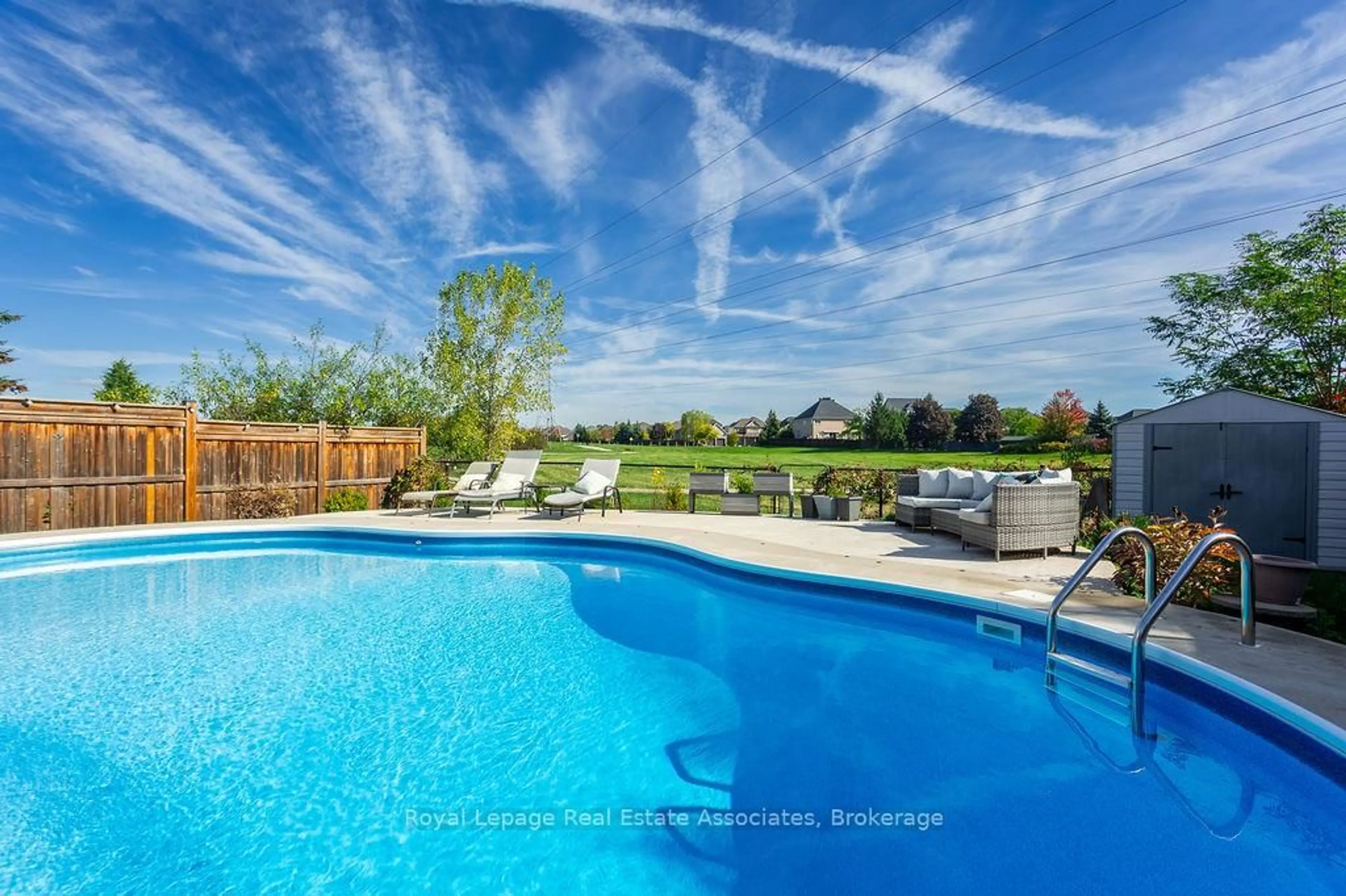 Pool for 2913 Darien Rd, Burlington Ontario L7M 4K2