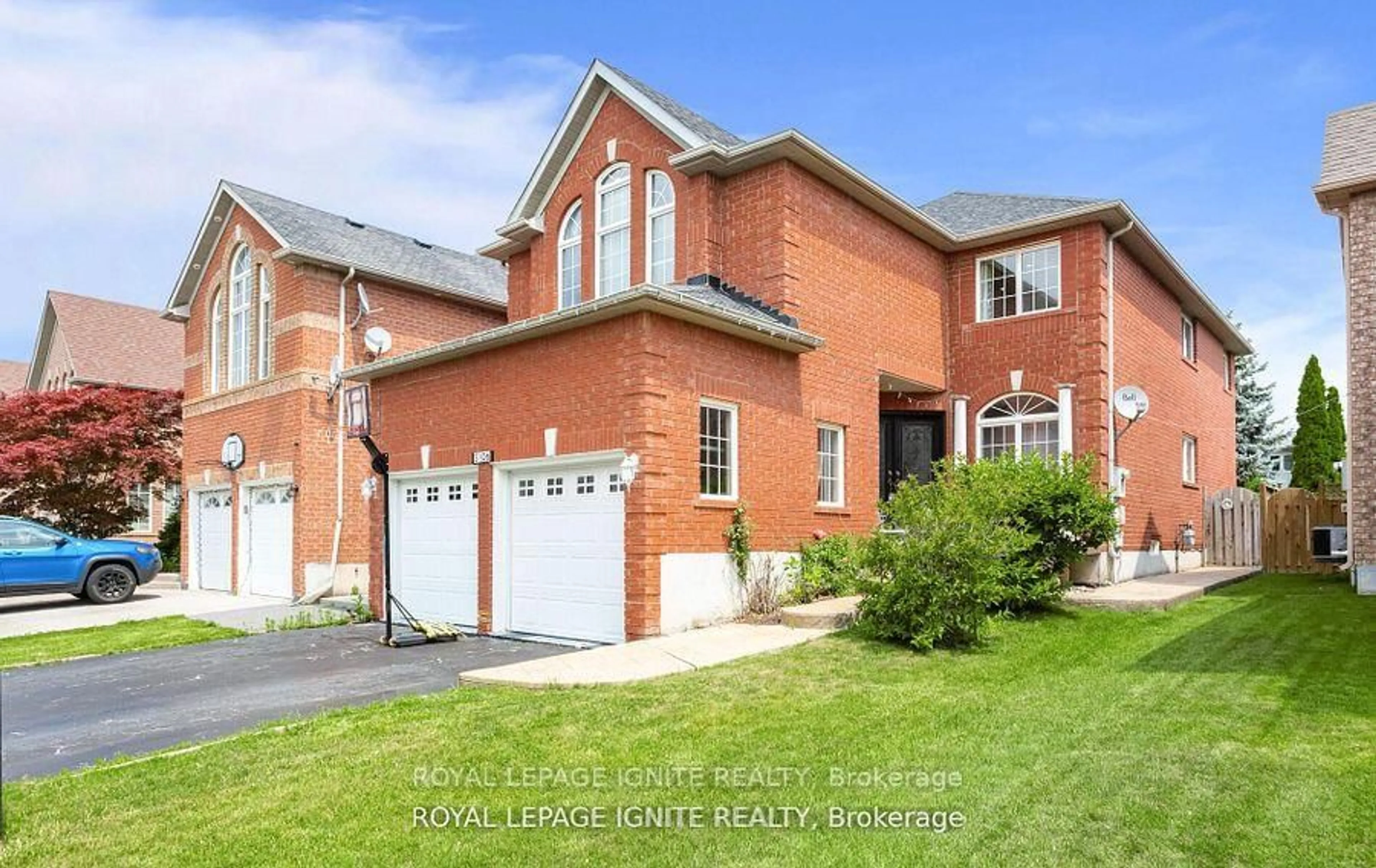 Home with brick exterior material, street for 3106 Baytree Crt, Mississauga Ontario L5N 7N9