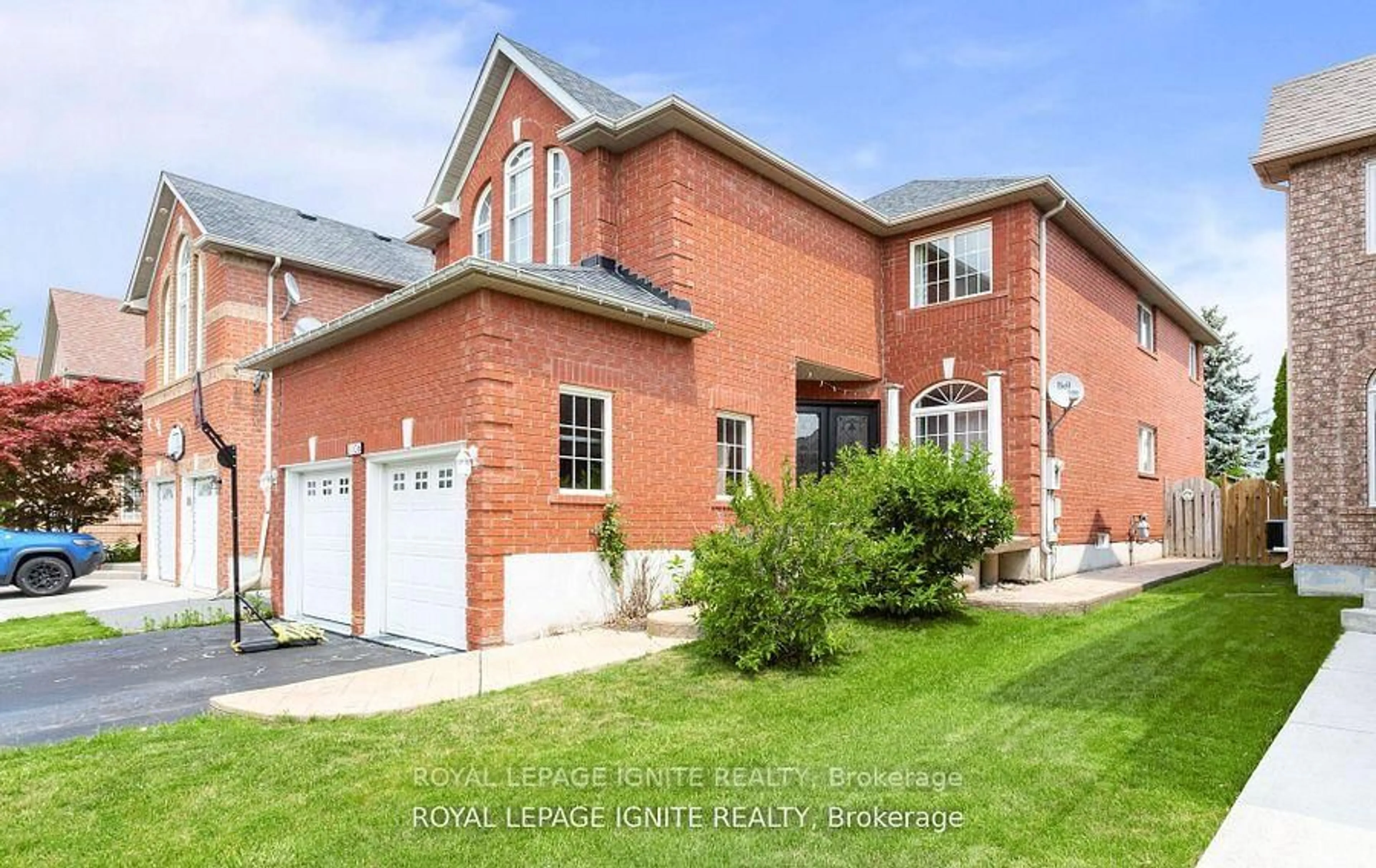 Home with brick exterior material, street for 3106 Baytree Crt, Mississauga Ontario L5N 7N9