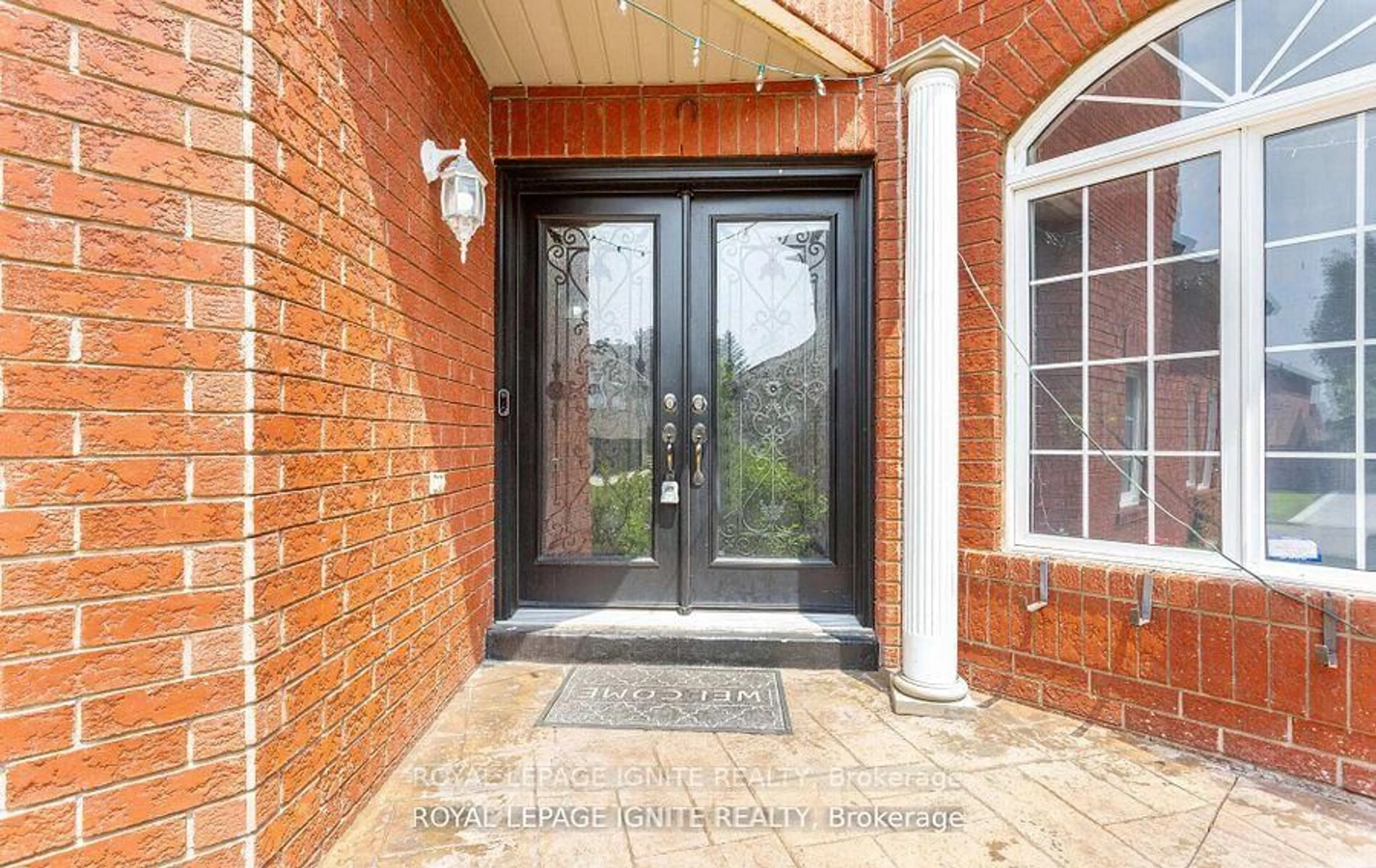 Indoor entryway for 3106 Baytree Crt, Mississauga Ontario L5N 7N9