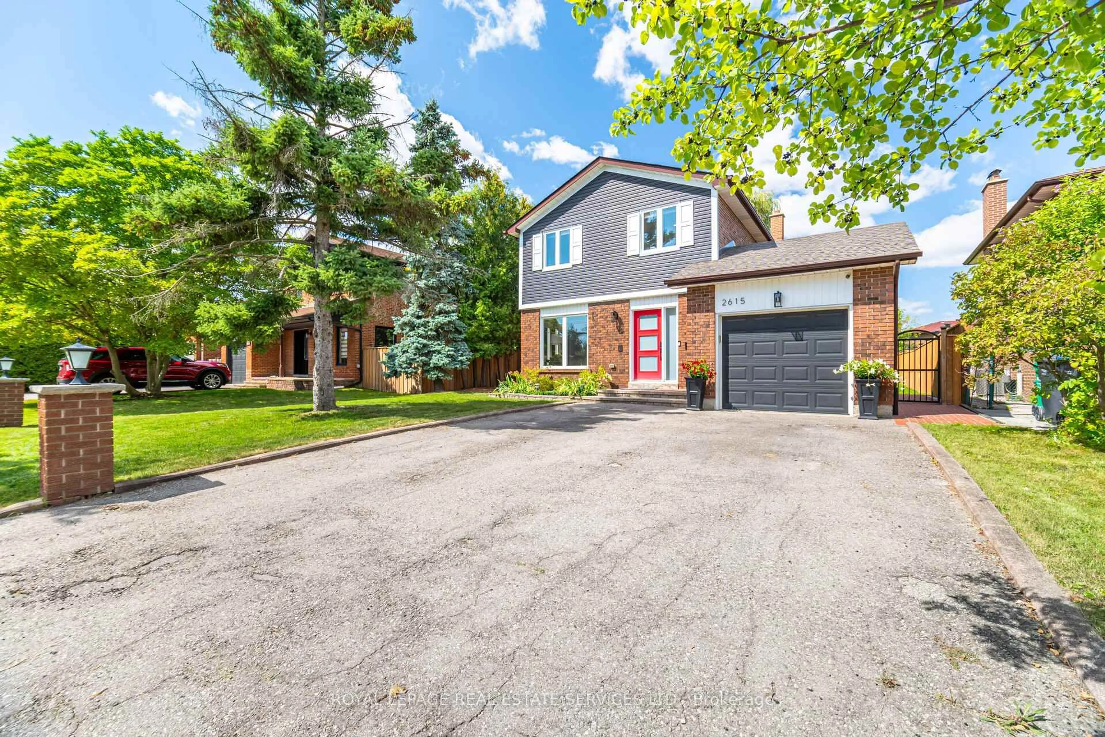 Home with brick exterior material, street for 2615 Benedet Dr, Mississauga Ontario L5J 4H6