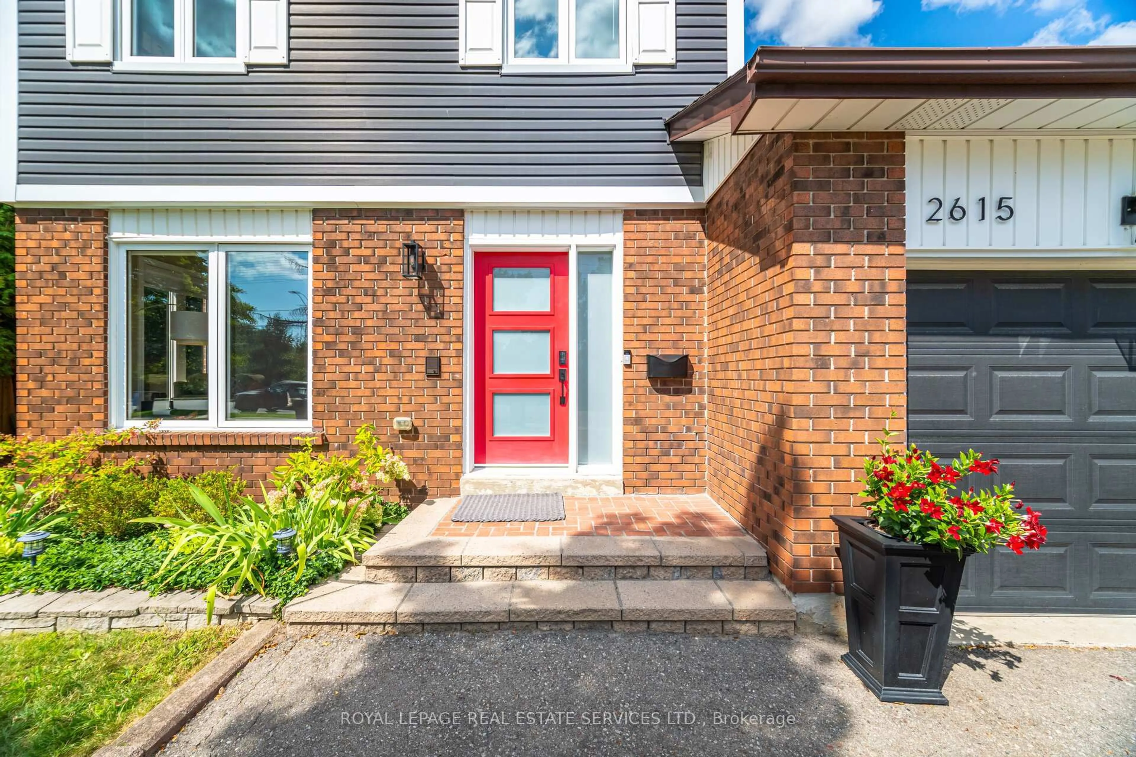 Home with brick exterior material, street for 2615 Benedet Dr, Mississauga Ontario L5J 4H6