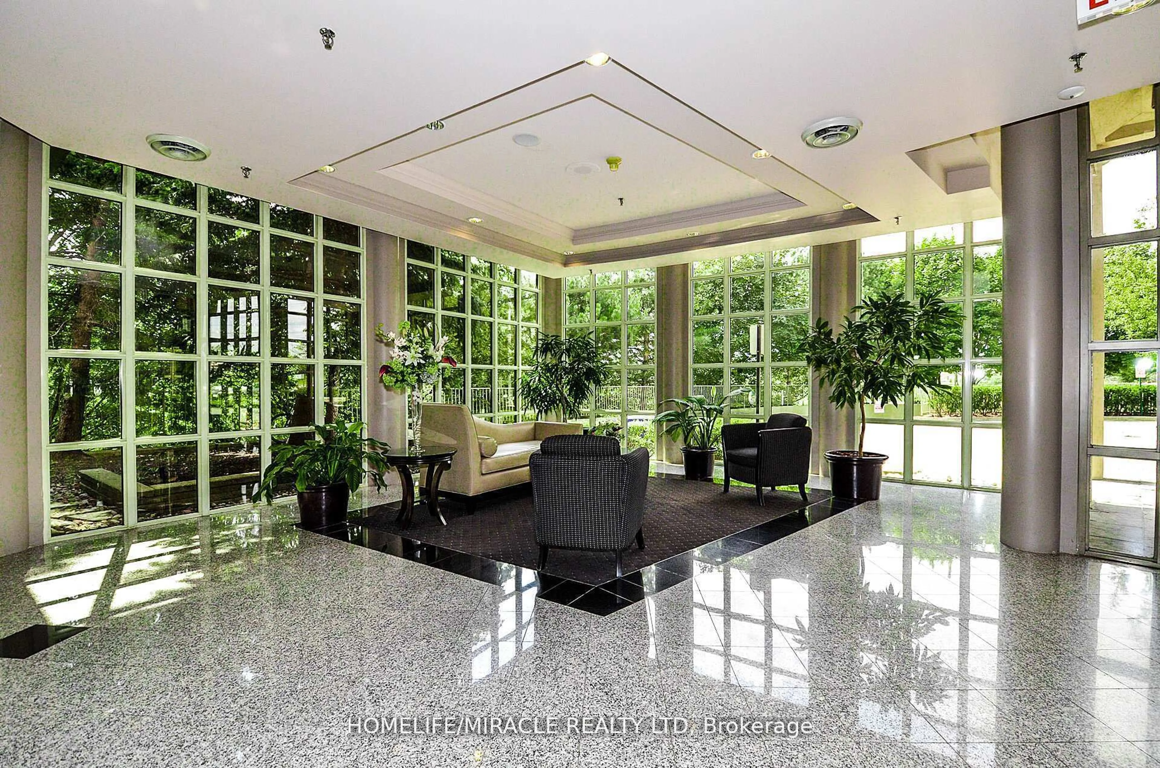 Lobby for 50 Eglinton Ave W, Mississauga Ontario L5R 3P5