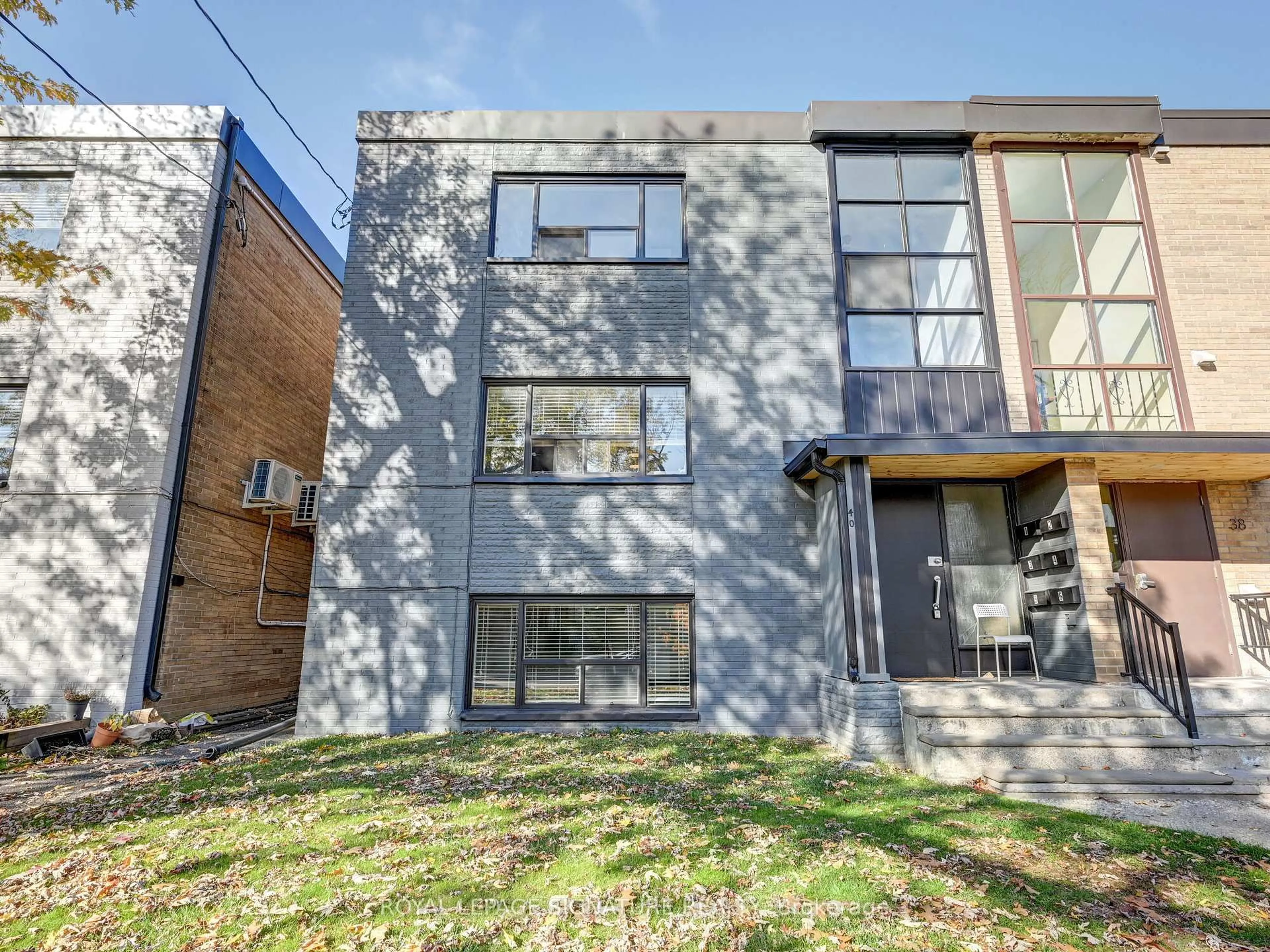 Home with brick exterior material, street for 40 Cavell Ave, Toronto Ontario M8V 1P2