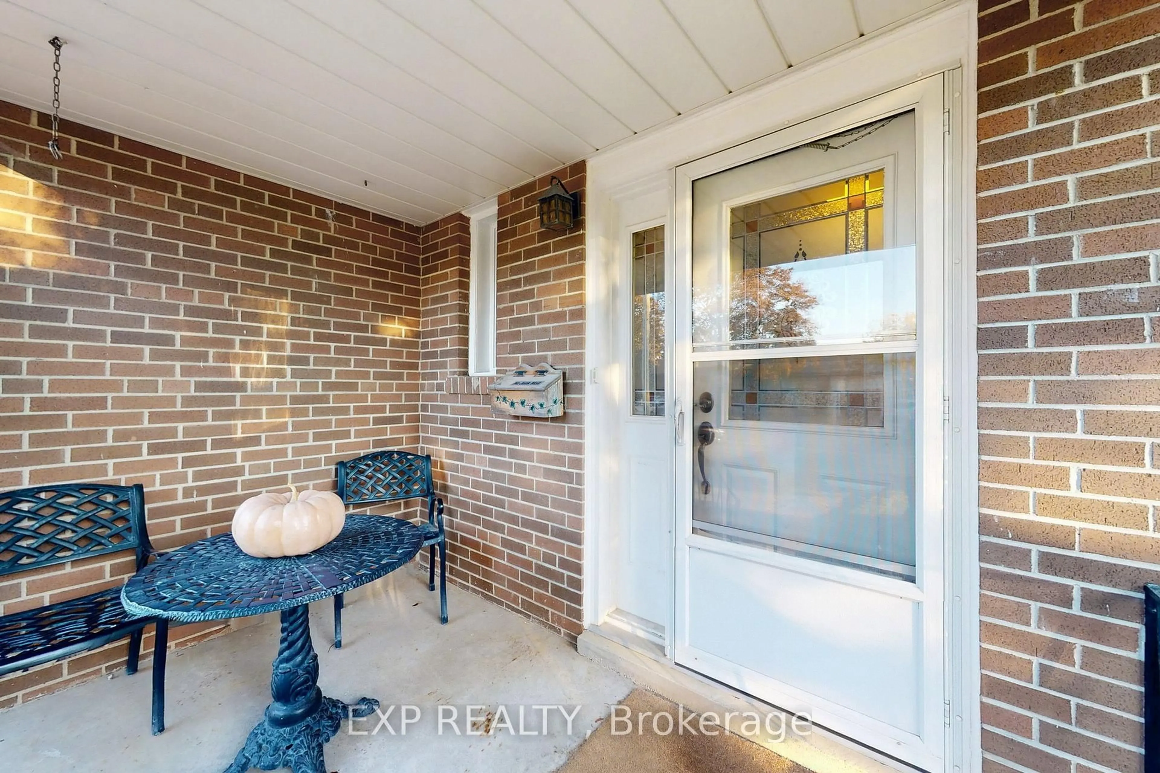 Unknown for 22 Chestnut Ave, Brampton Ontario L6X 2A5