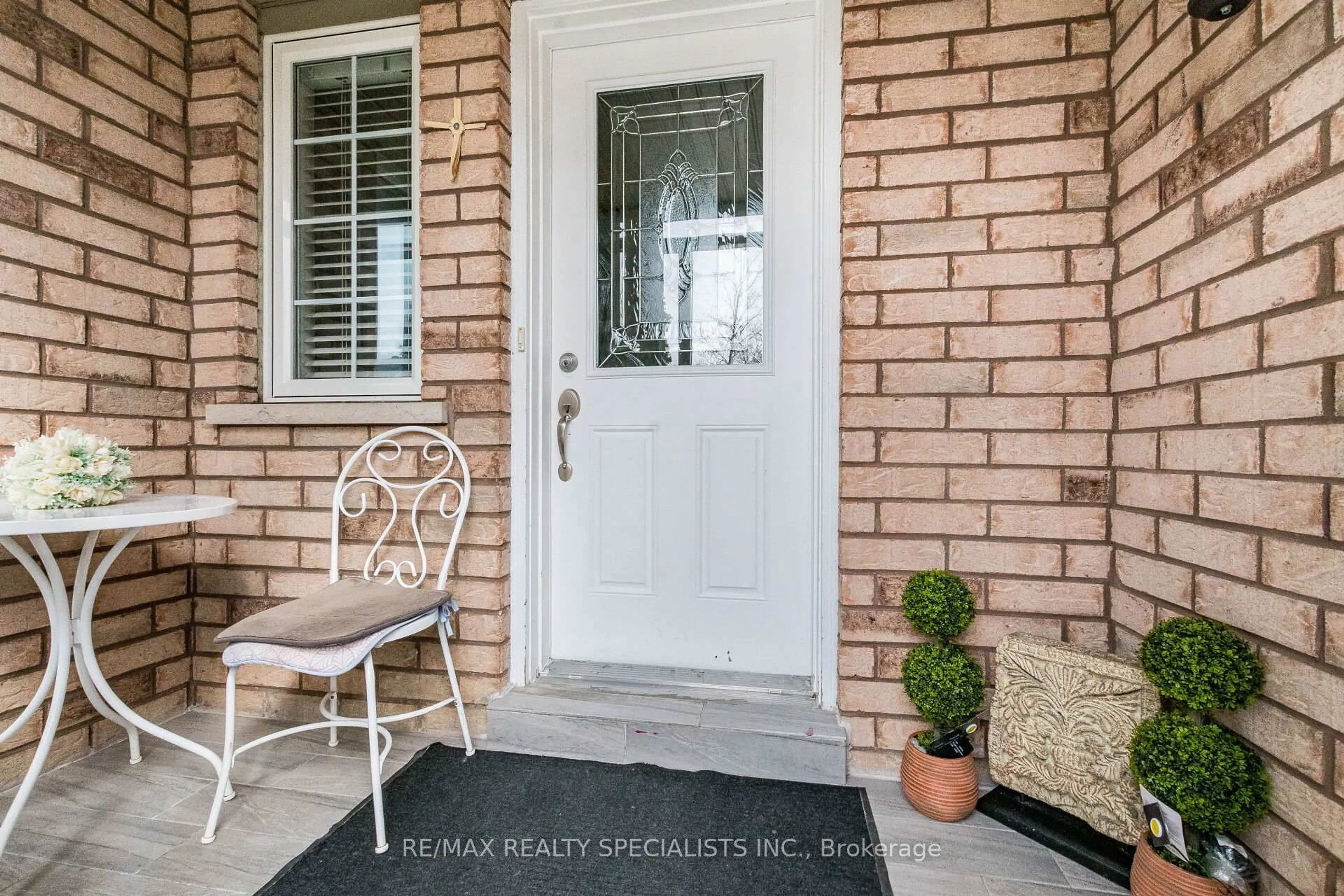 Indoor entryway for 73 Zia Dodda Cres, Brampton Ontario L6P 1J6
