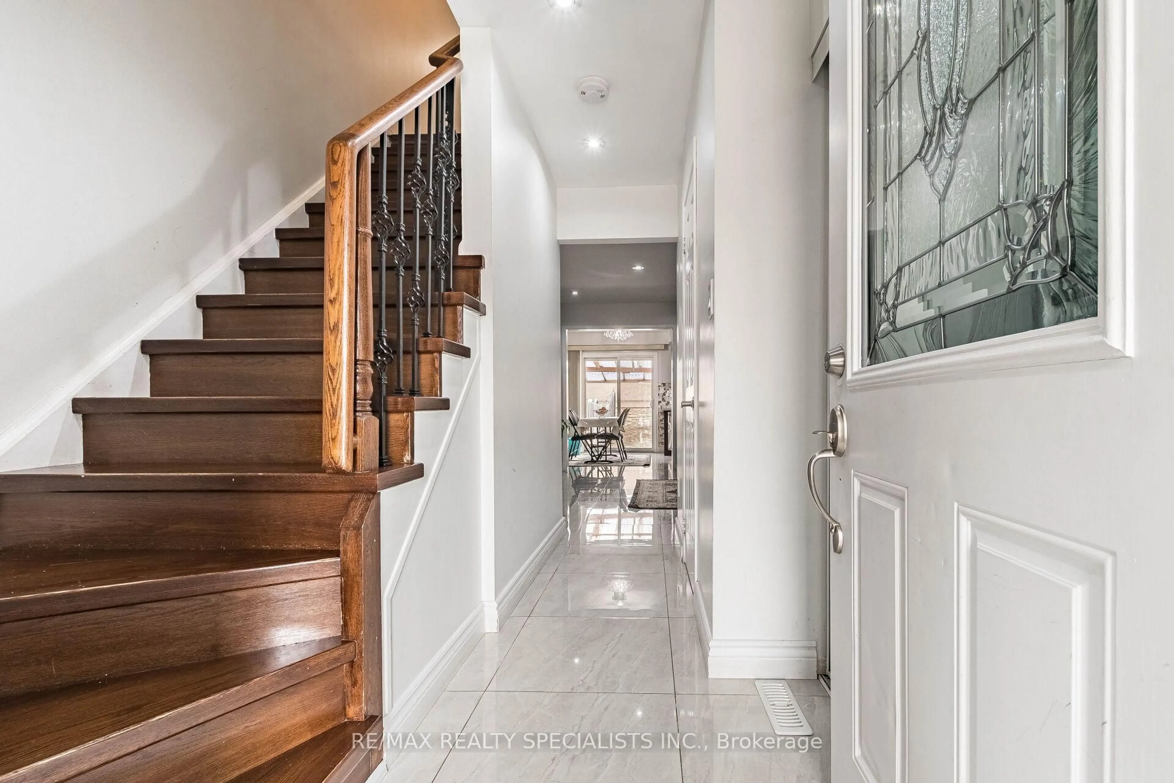 Indoor entryway for 73 Zia Dodda Cres, Brampton Ontario L6P 1J6