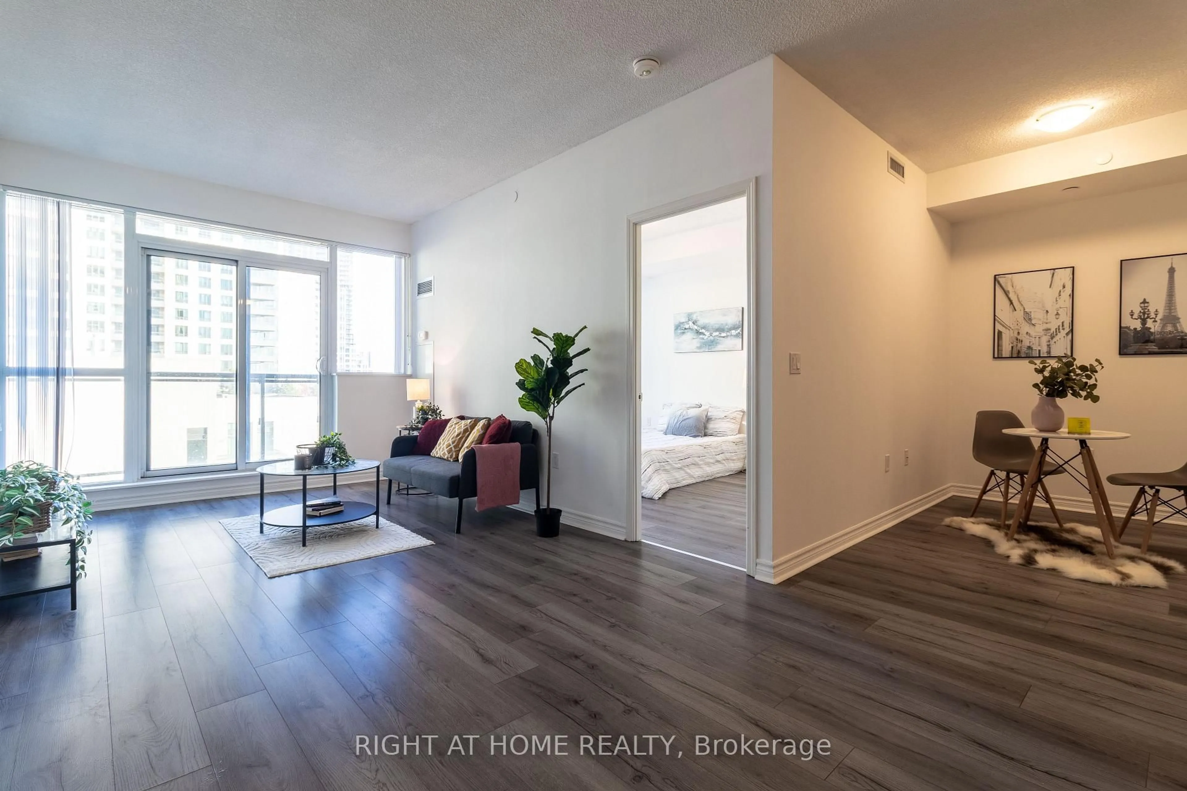 A pic of a room for 349 Rathburn Rd #511, Mississauga Ontario L5B 0G9