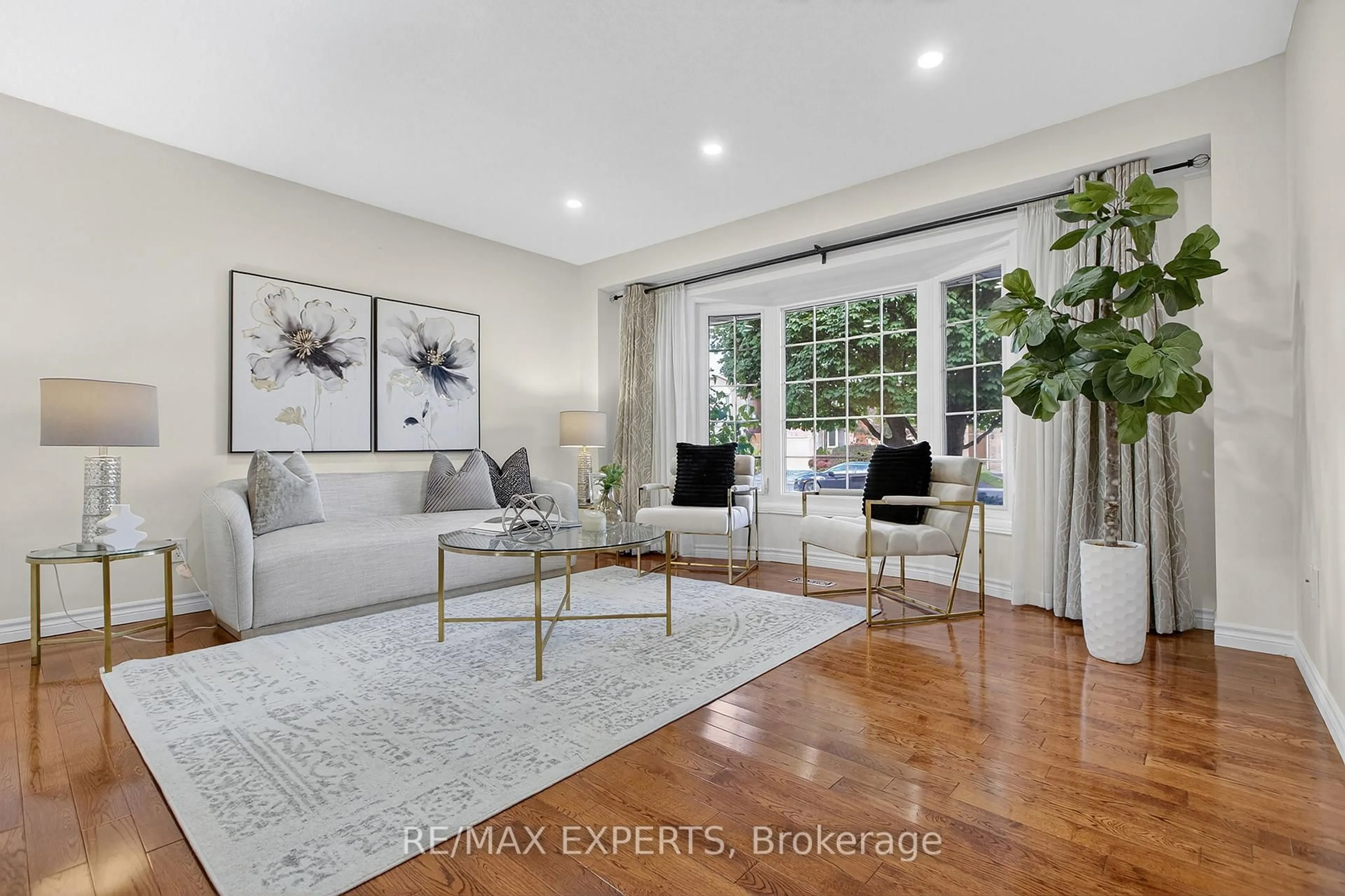 Living room with furniture, unknown for 1382 Hazel Mccleary Dr, Oakville Ontario L6J 7B1