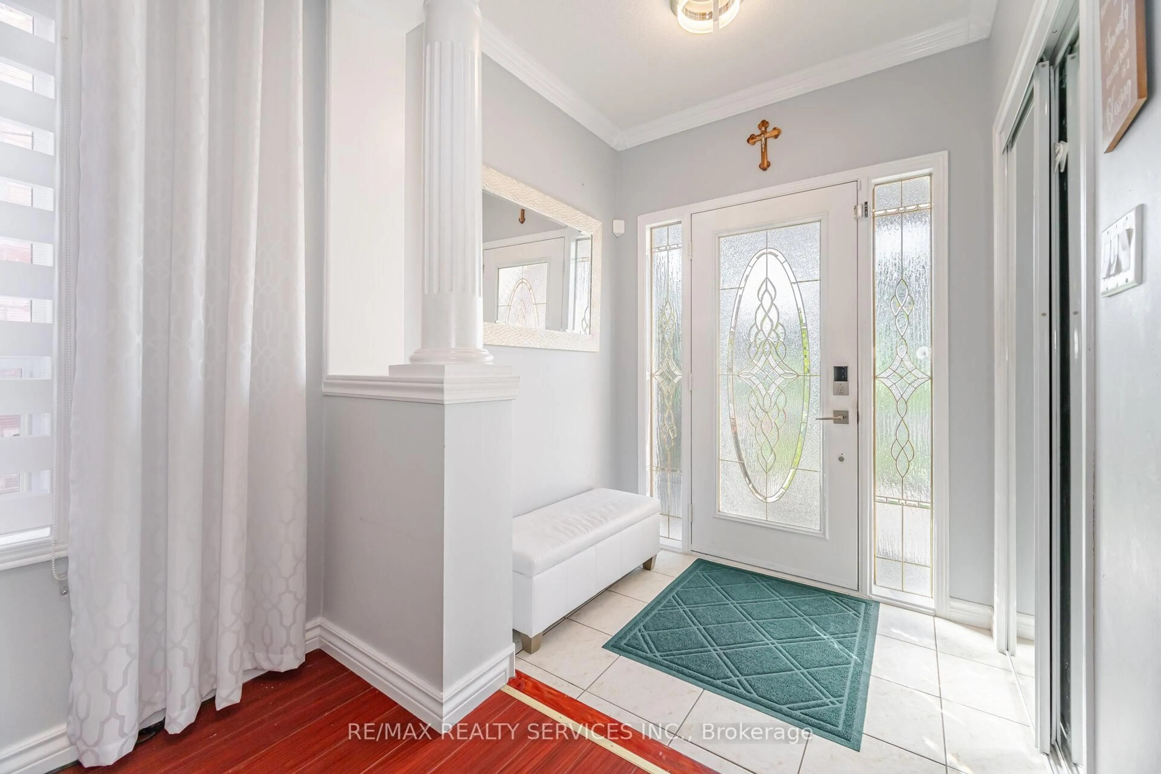 Indoor entryway for 67 El Camino Way, Brampton Ontario L7A 3B1