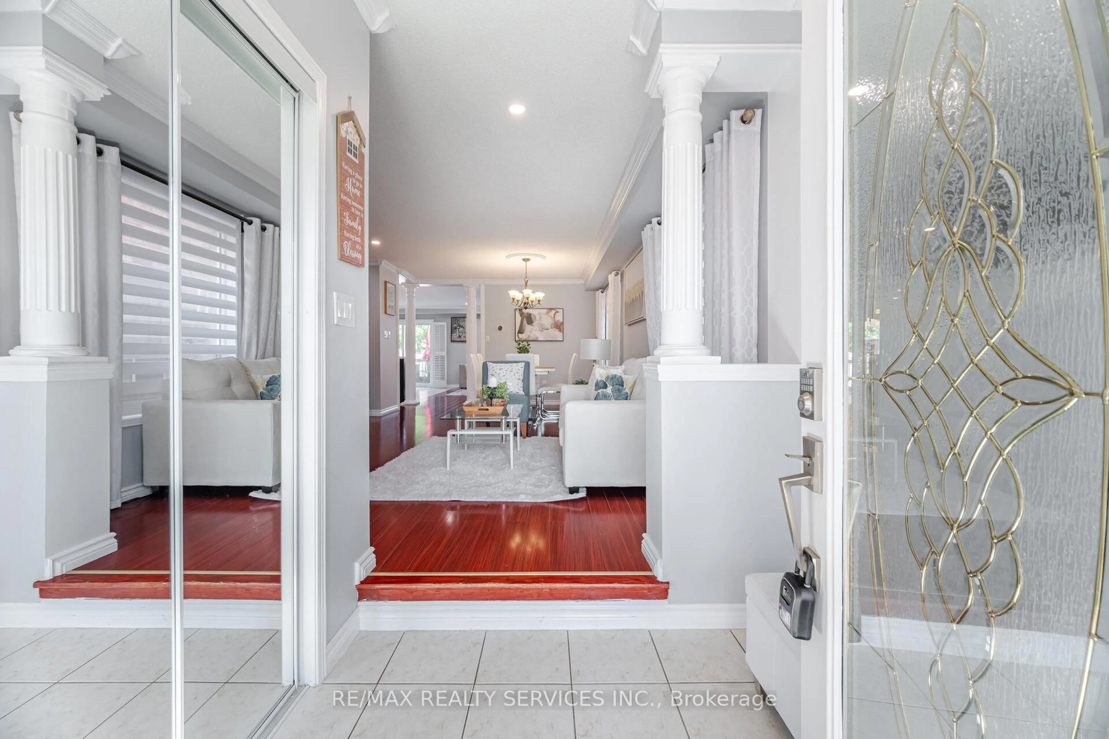 Indoor foyer for 67 El Camino Way, Brampton Ontario L7A 3B1