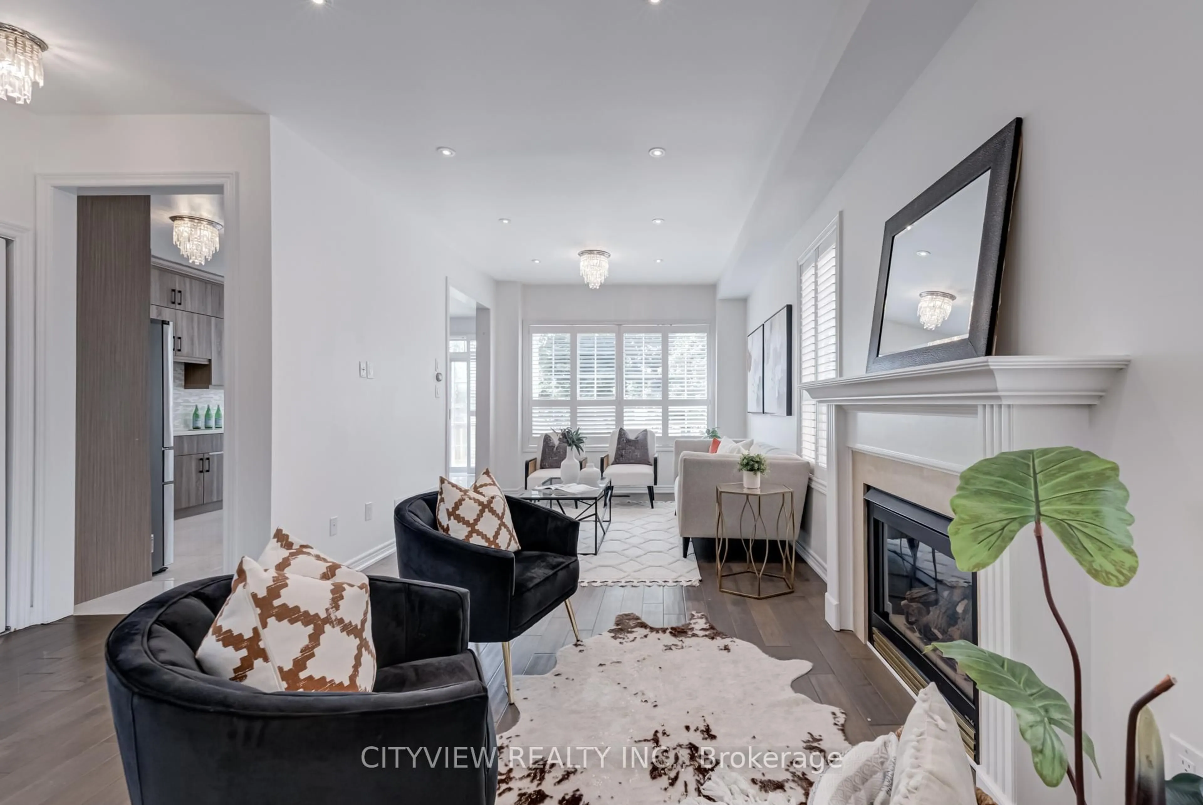 Living room with furniture, unknown for 5842 Terrapark Tr, Mississauga Ontario L5M 6S1