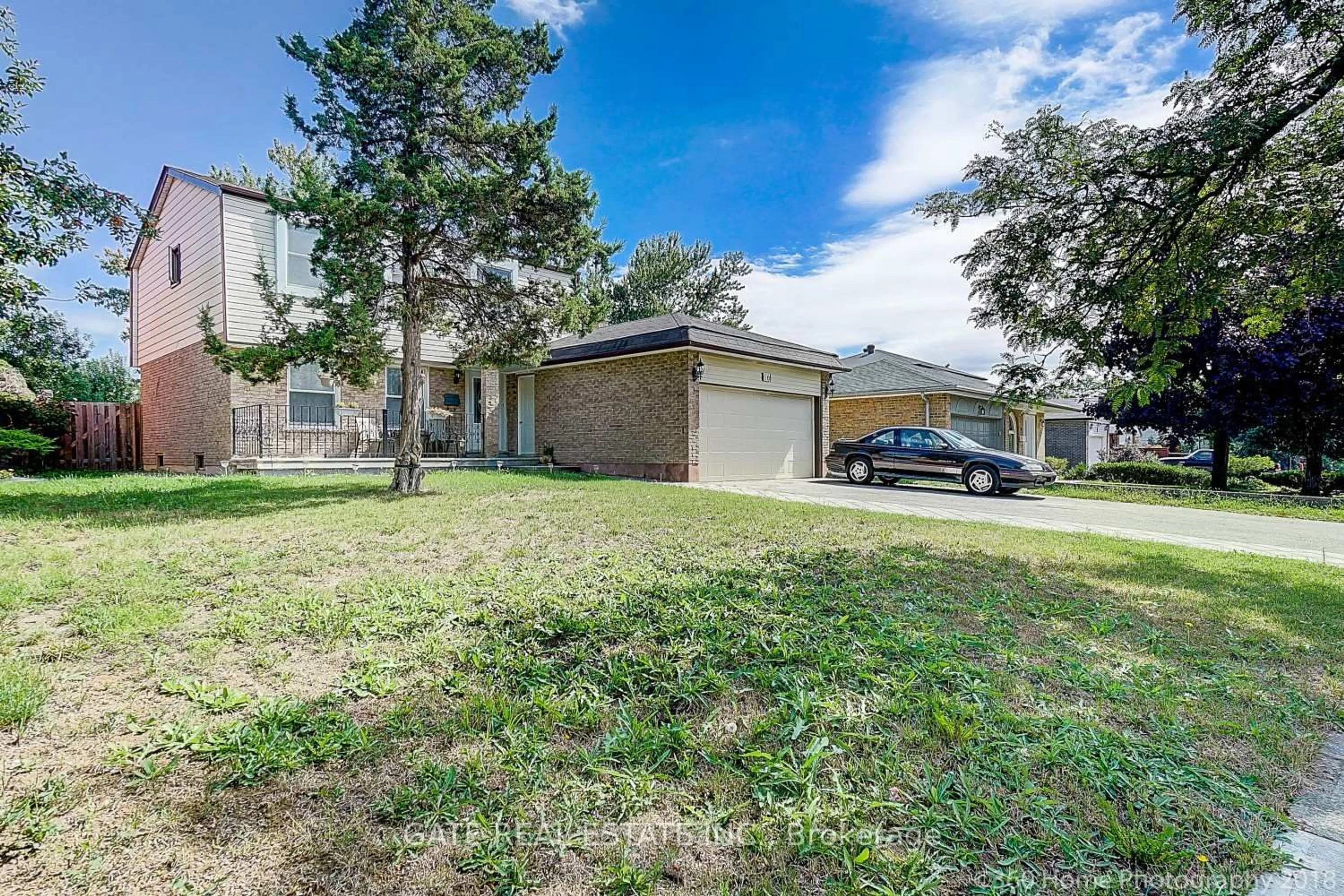 A pic from outside/outdoor area/front of a property/back of a property/a pic from drone, street for 16 Massey St, Brampton Ontario L6S 2W1