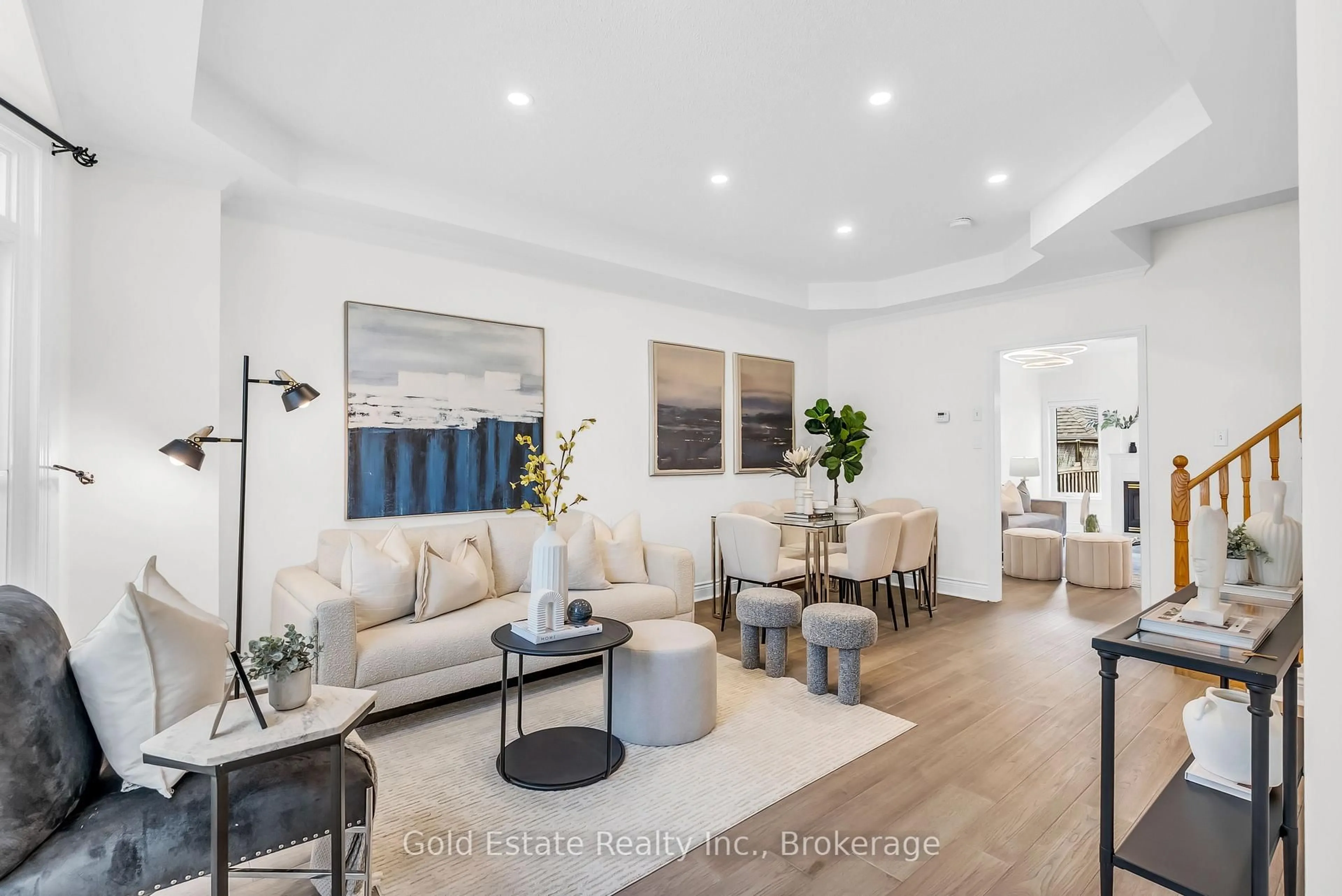 Living room with furniture, unknown for 2259 Meadowland Dr, Oakville Ontario L6H 6H3