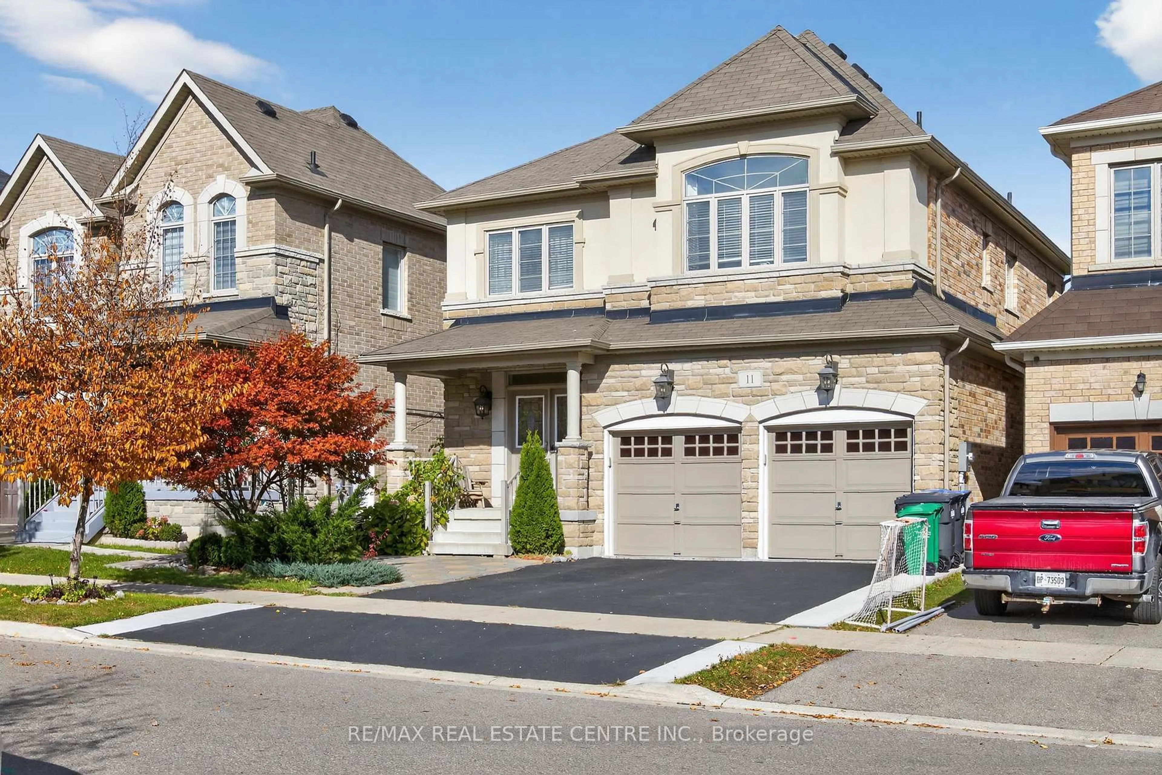 Home with brick exterior material, street for 11 Fieldstone Lane Ave, Caledon Ontario L7C 3Y8