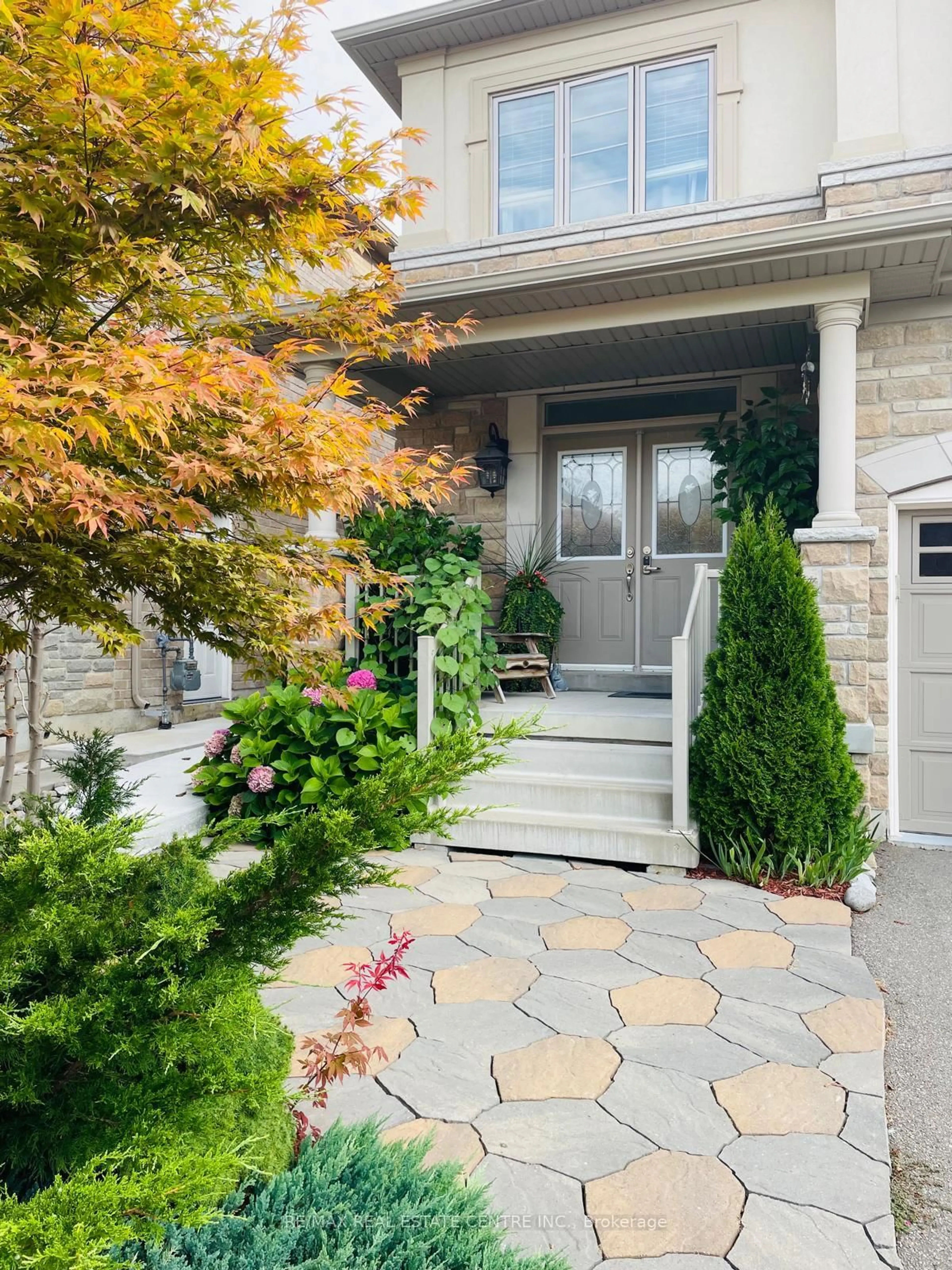 Unknown for 11 Fieldstone Lane Ave, Caledon Ontario L7C 3Y8