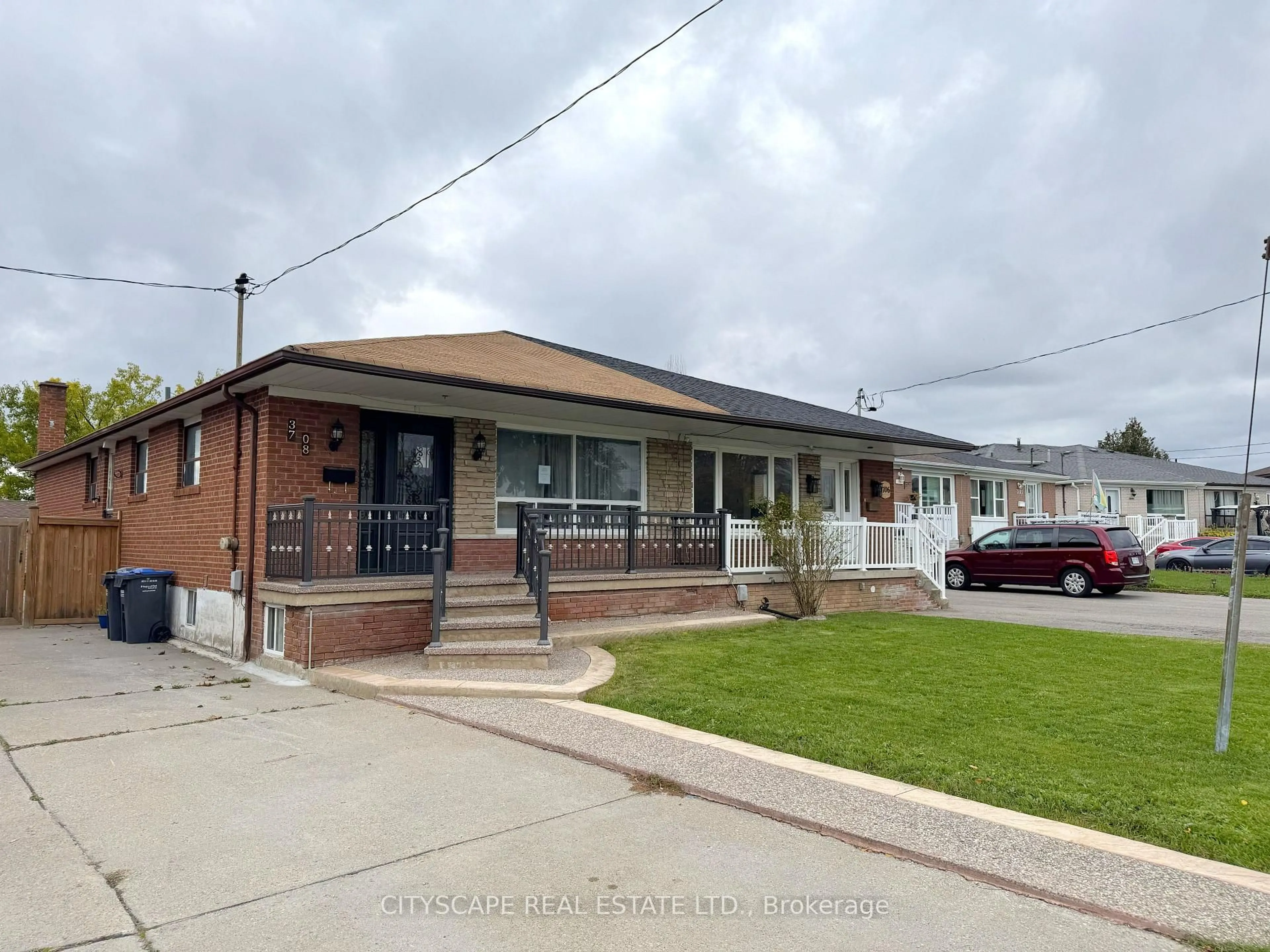 Home with brick exterior material, street for 3708 Woodruff Cres, Mississauga Ontario L4T 1T9