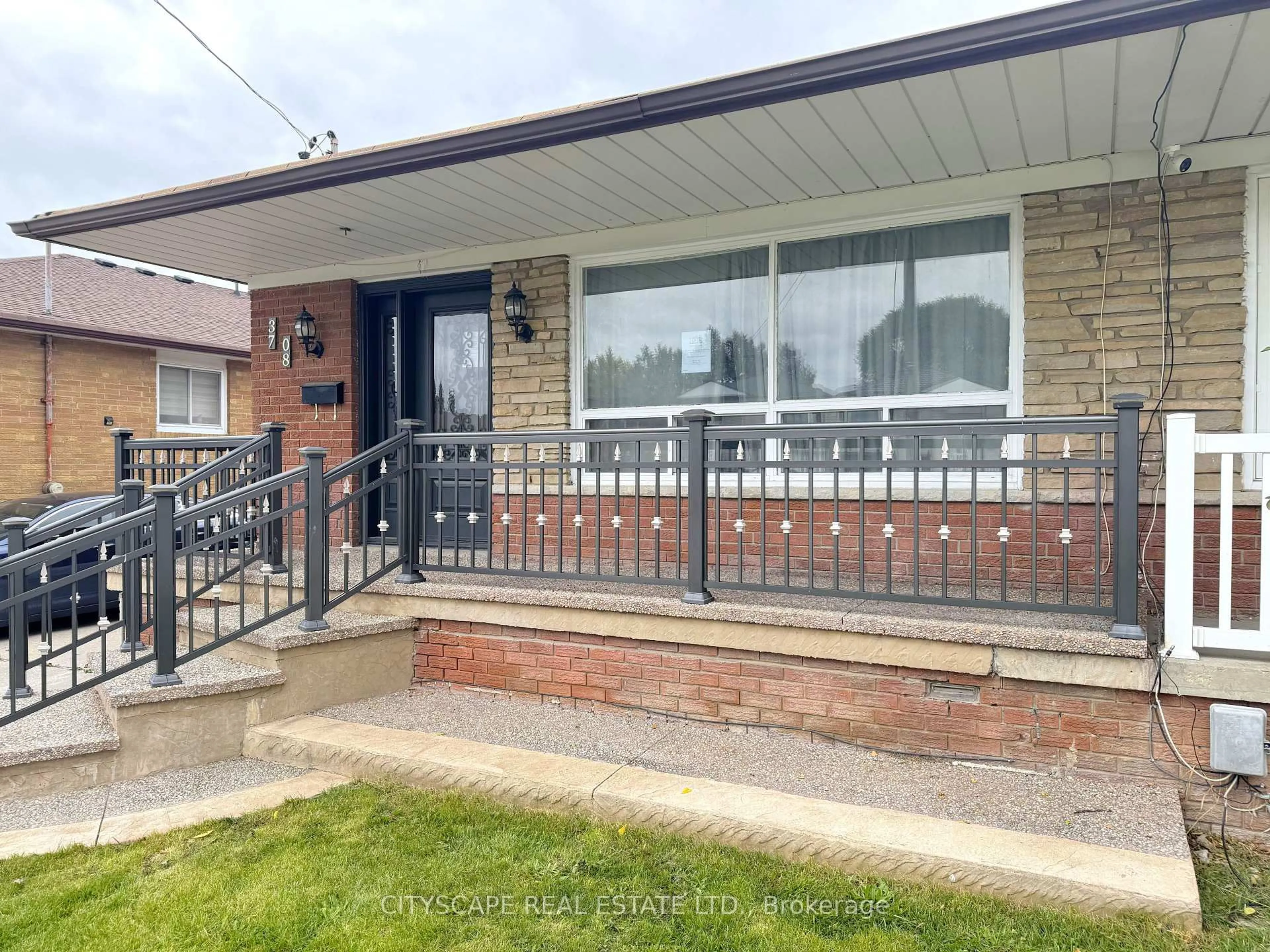 Home with brick exterior material, street for 3708 Woodruff Cres, Mississauga Ontario L4T 1T9